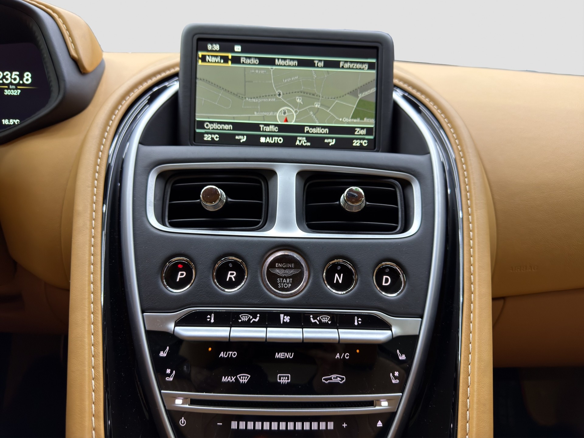 ASTON MARTIN DB11 V12 Launch Edition Touchtronic 3-image-10