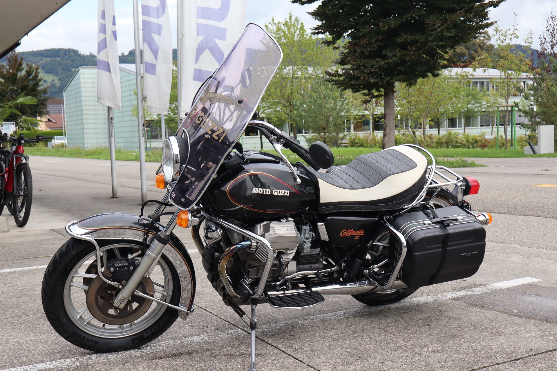 MOTO GUZZI California II-showroom-element-3