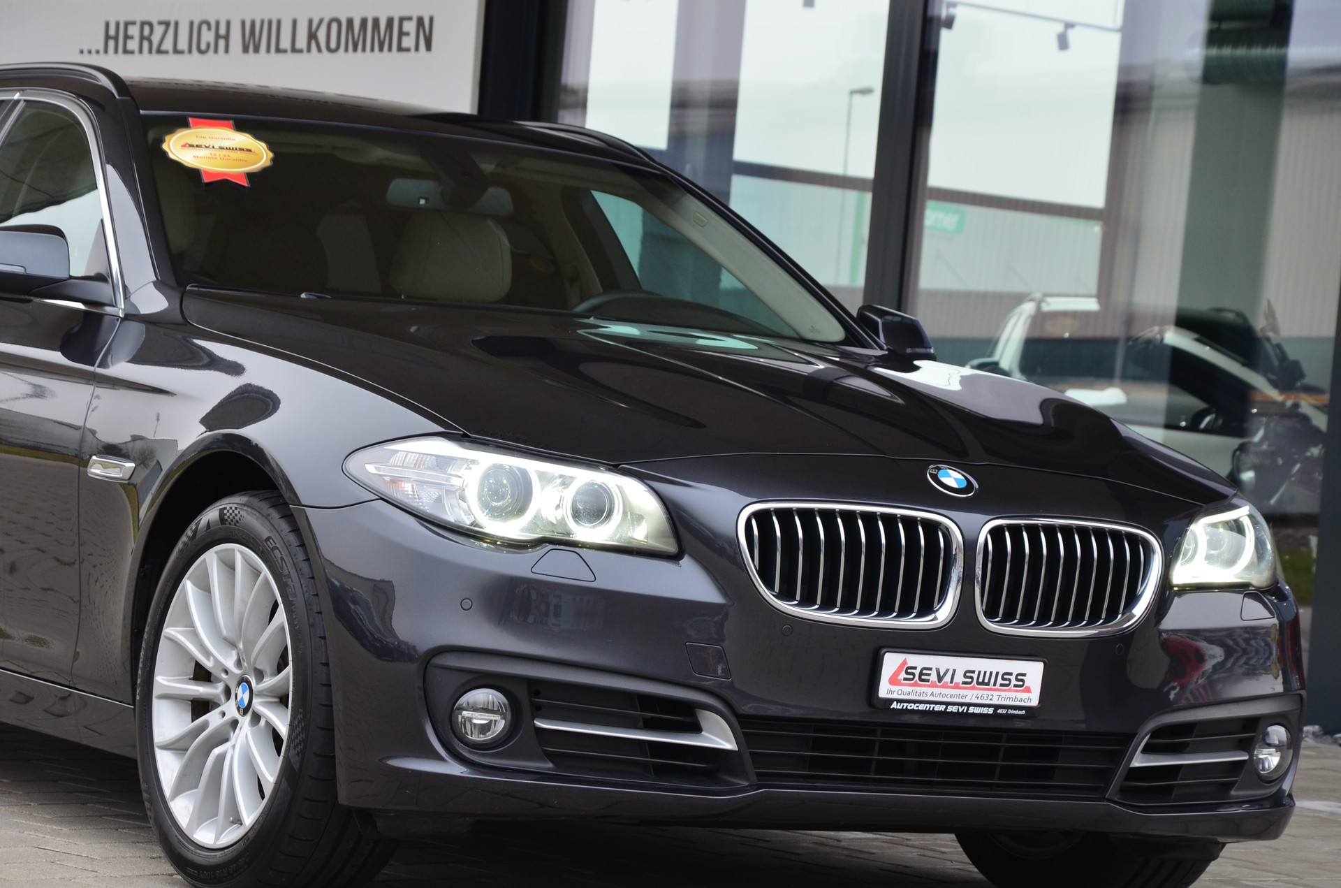 BMW 530d Touring xDrive Steptronic-image-1