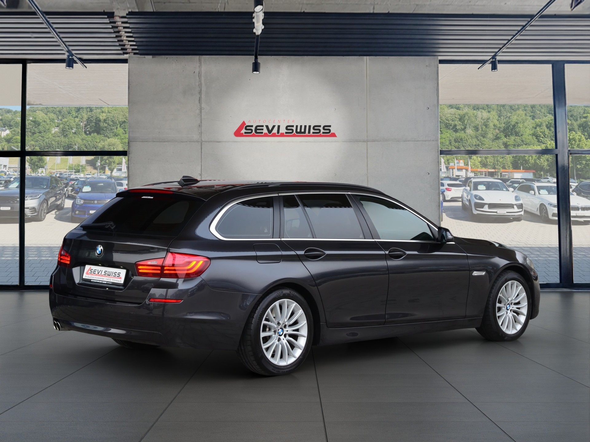 BMW 530d Touring xDrive Steptronic-image-2