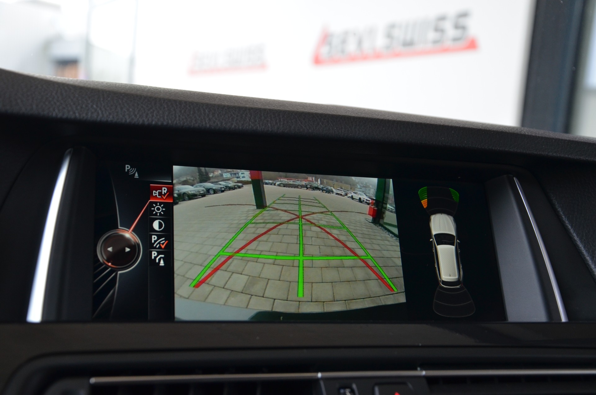 BMW 530d Touring xDrive Steptronic-image-14