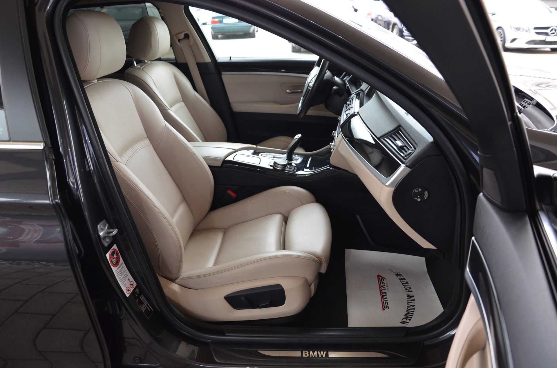 BMW 530d Touring xDrive Steptronic-image-11