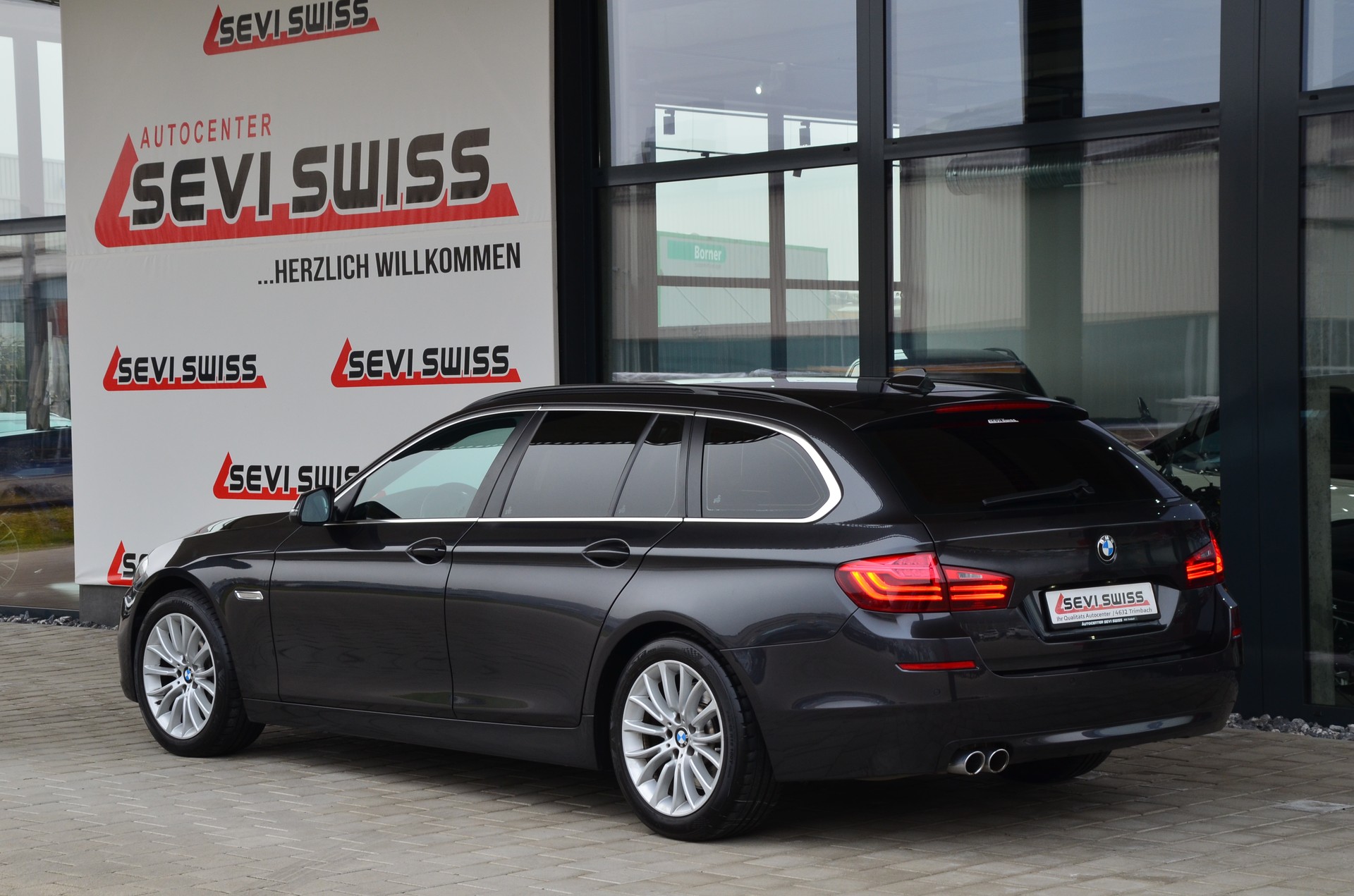 BMW 530d Touring xDrive Steptronic-image-6