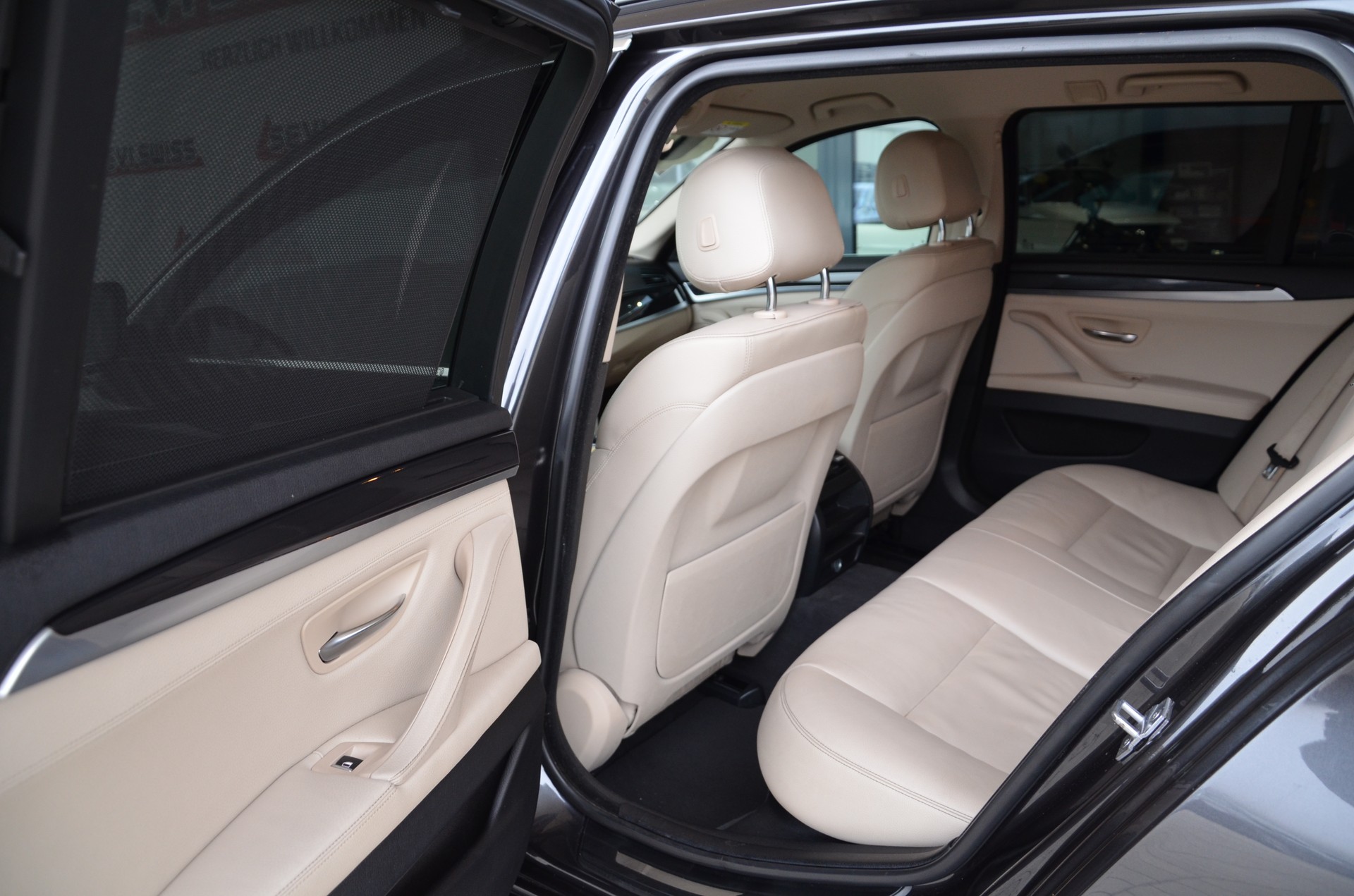 BMW 530d Touring xDrive Steptronic-image-12
