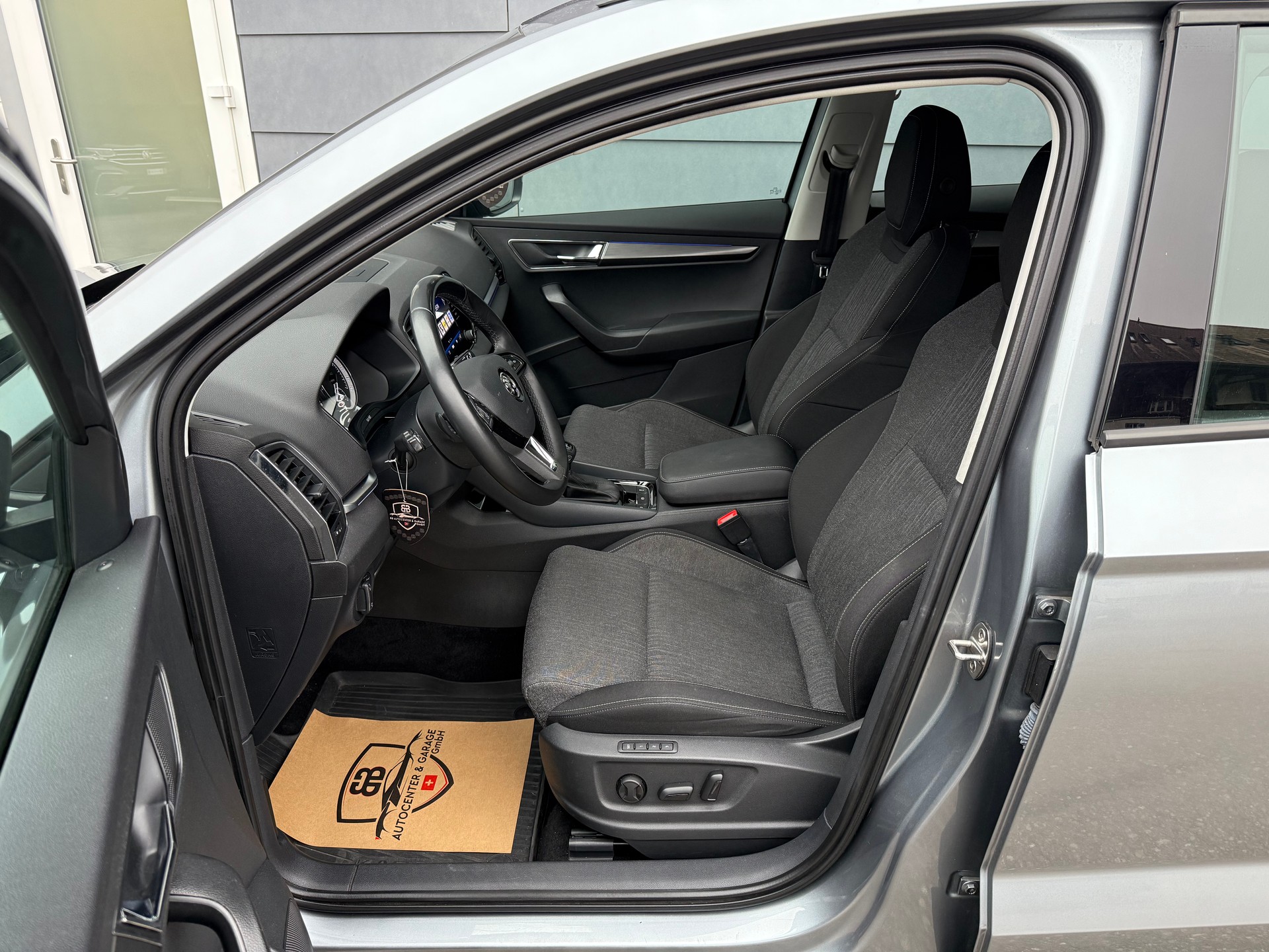 SKODA Karoq 2.0 TDI CR Style 4x4 DSG ** MFK 28.01.2026**-image-10