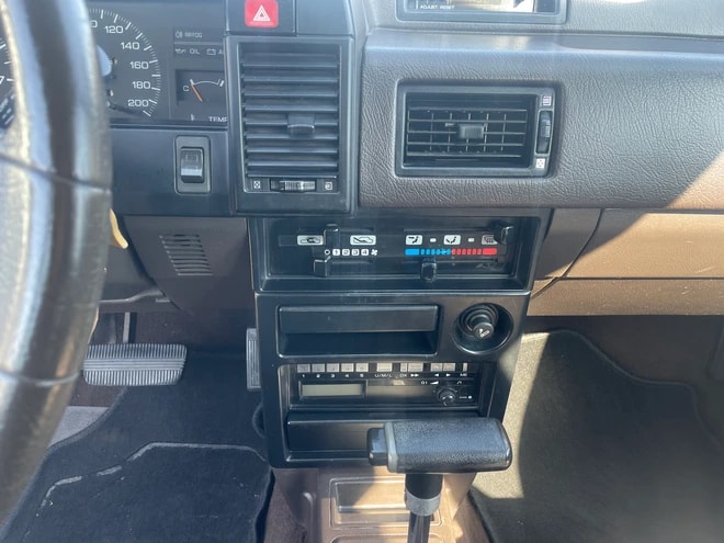 NISSAN Sunny 1.6 SLX-image-10