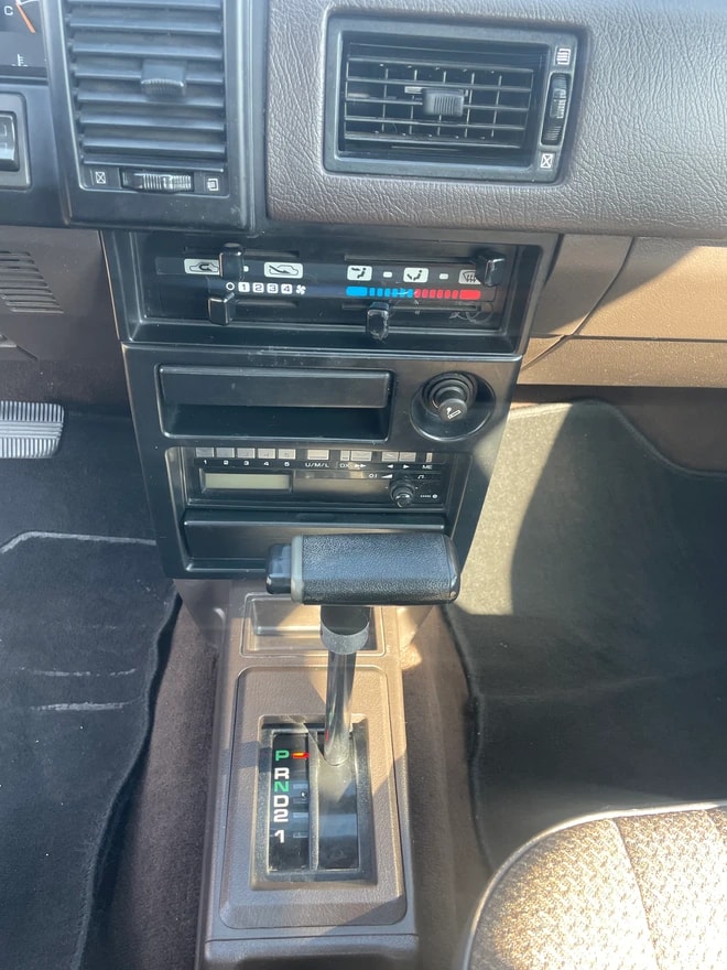 NISSAN Sunny 1.6 SLX-image-8