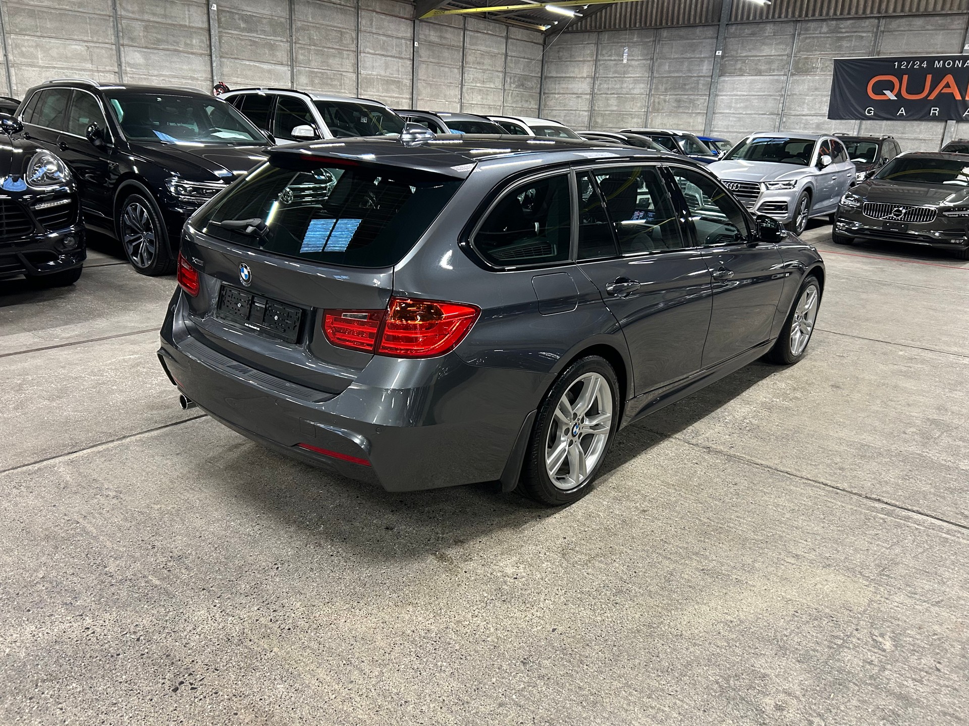 BMW 320d xDrive M Sportpaket Touring Steptronic-image-3