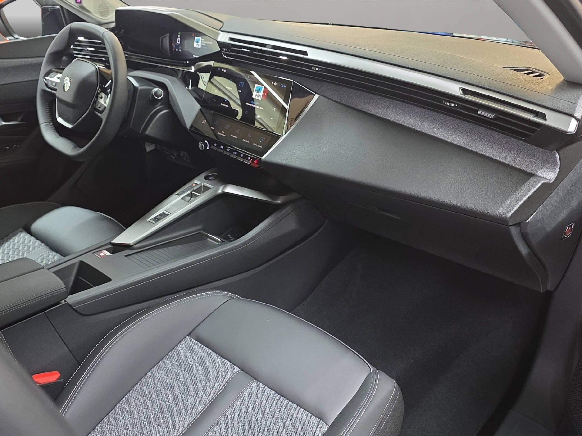 PEUGEOT 308 SW 1.2 Hybrid Allure-image-9