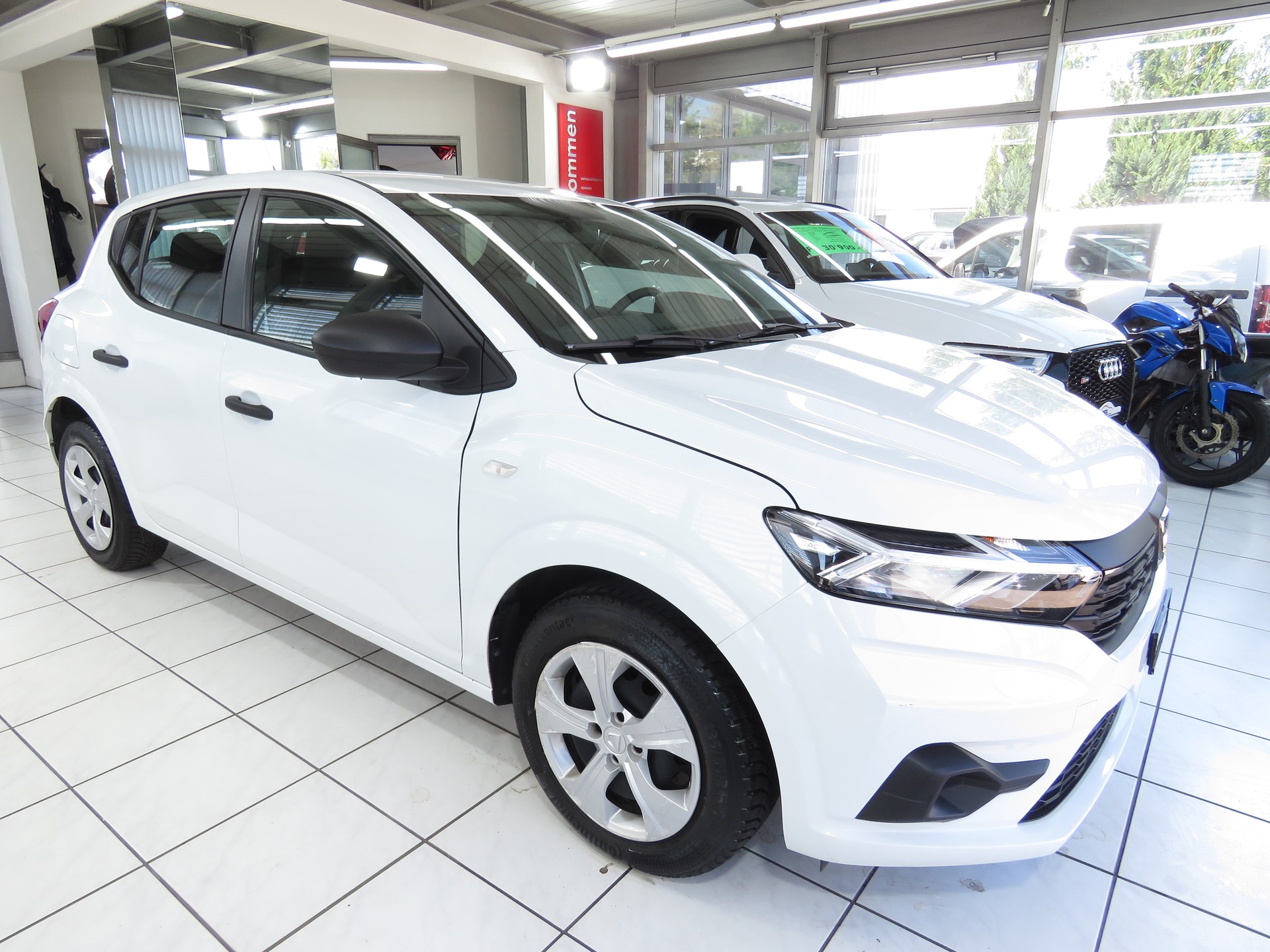 DACIA Sandero SCe 65 Essential-image-2
