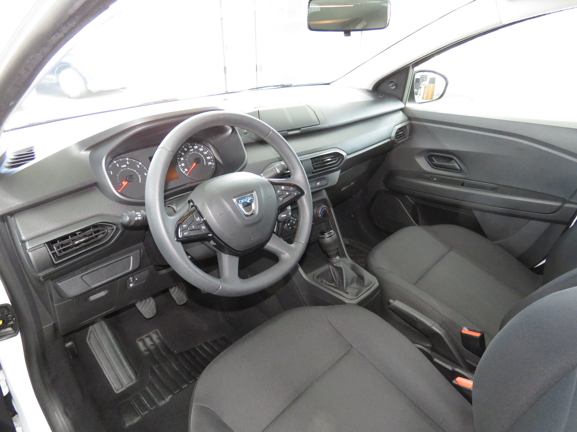 DACIA Sandero SCe 65 Essential-image-6