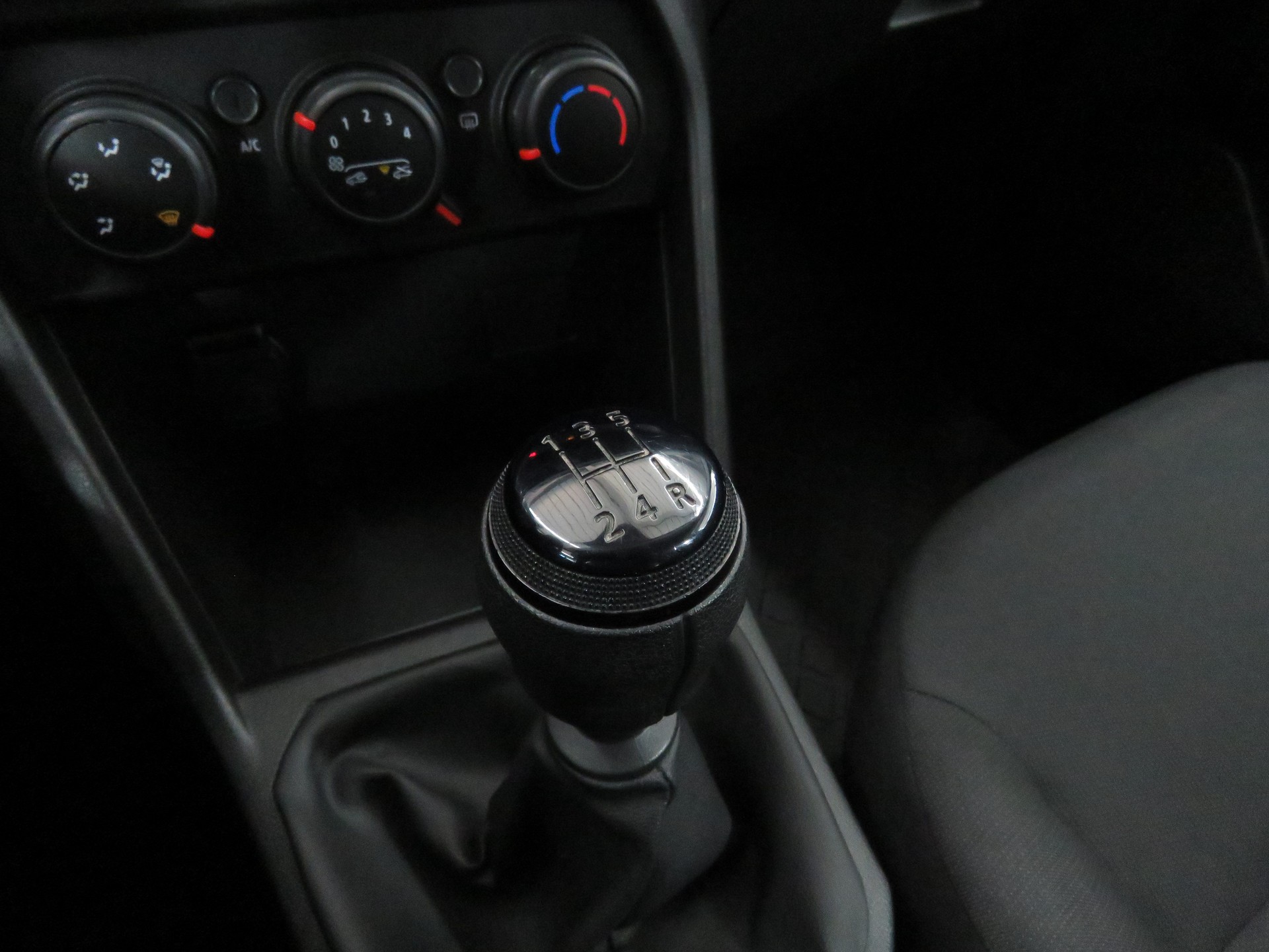 DACIA Sandero SCe 65 Essential-image-14