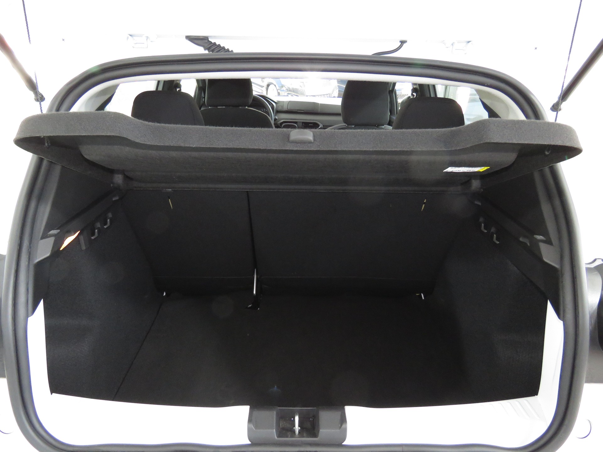 DACIA Sandero SCe 65 Essential-image-9