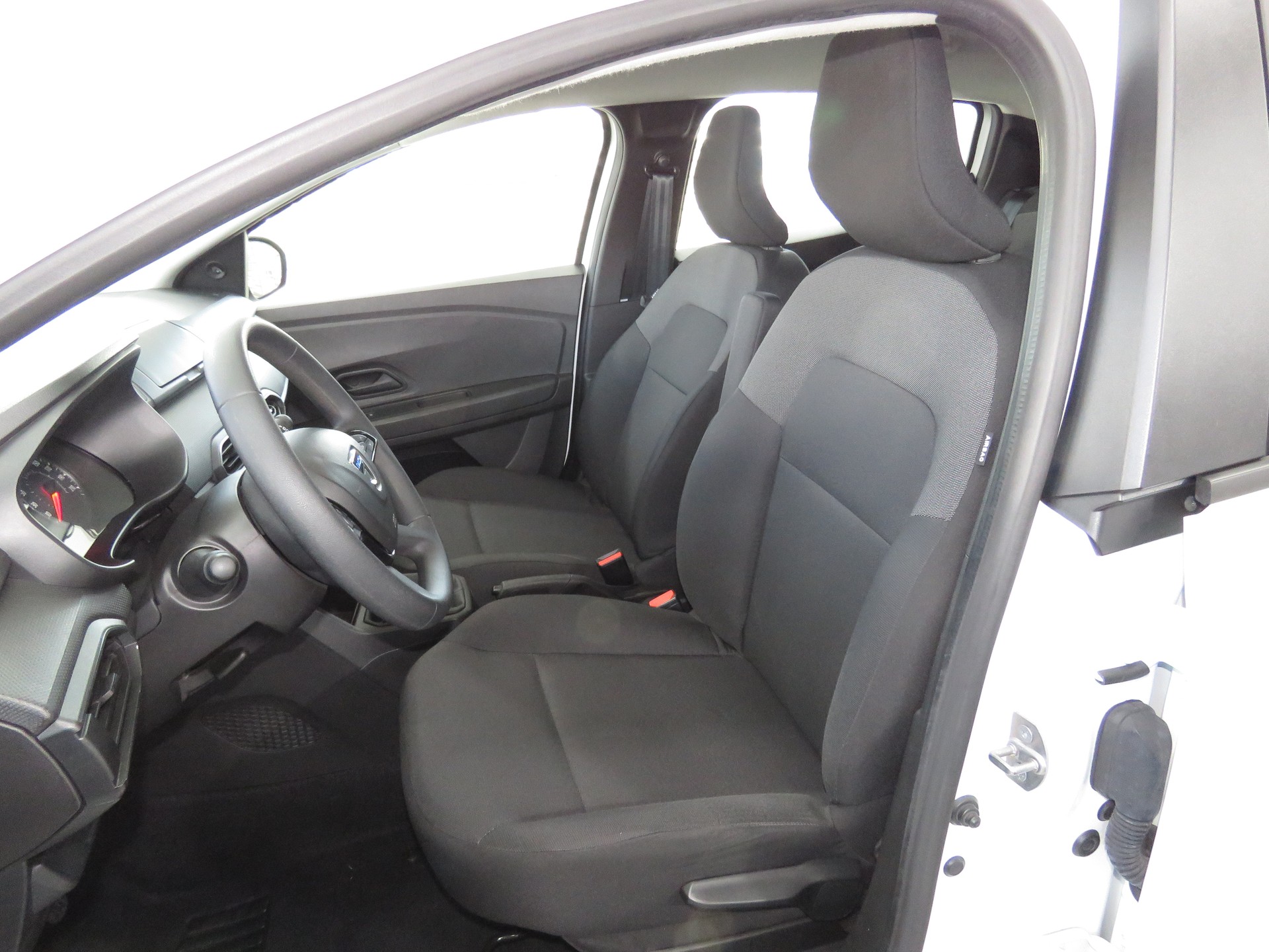 DACIA Sandero SCe 65 Essential-image-7