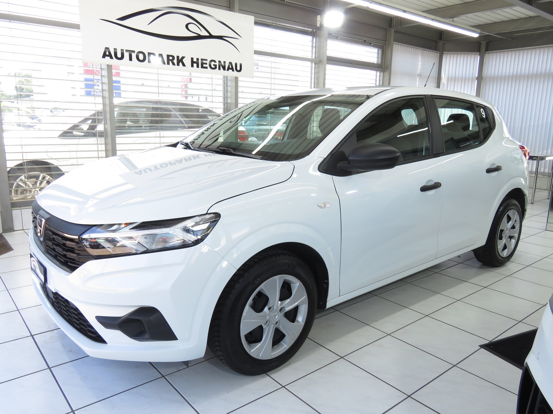 DACIA Sandero SCe 65 Essential-image-0