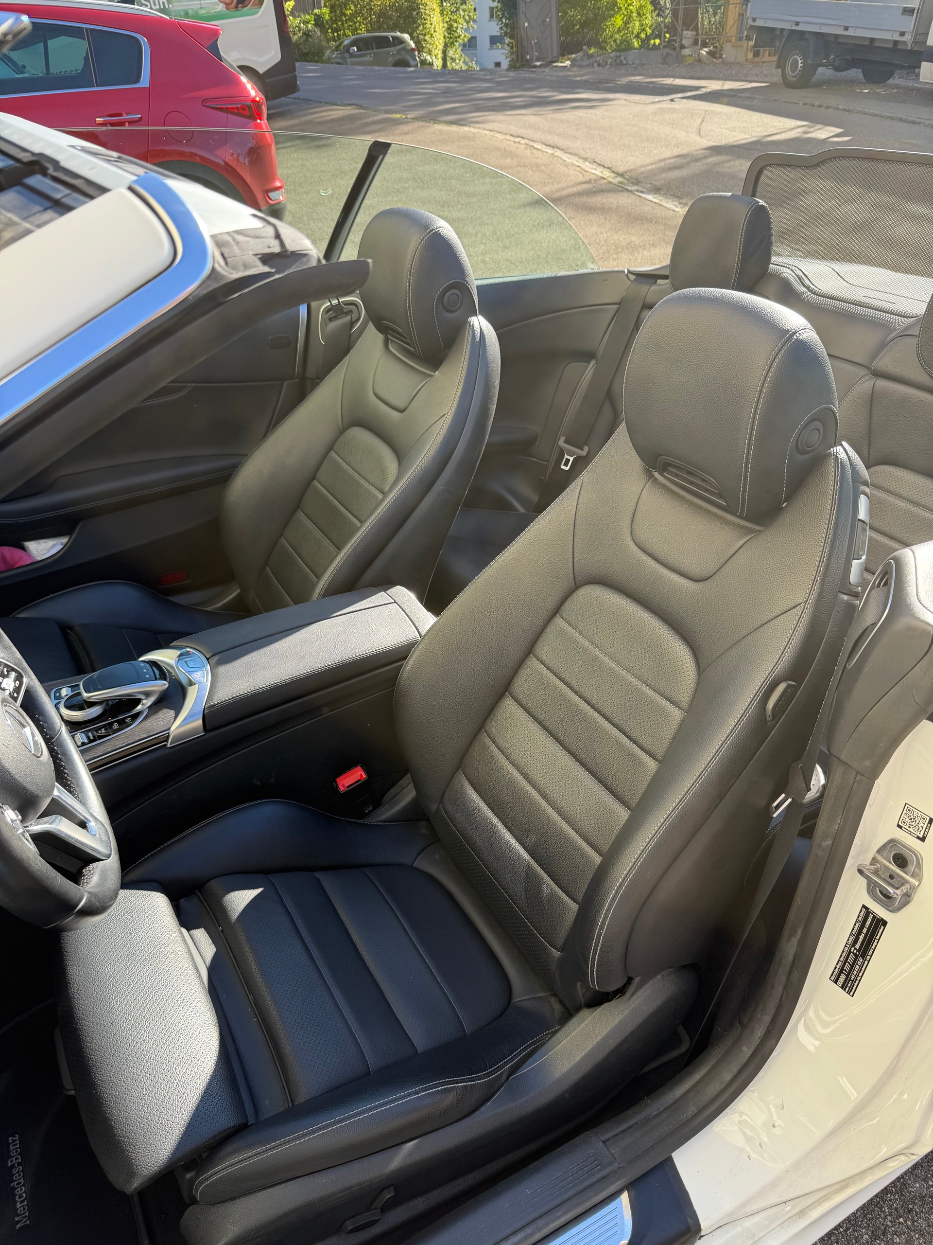 MERCEDES-BENZ C 180 Cabriolet-image-4