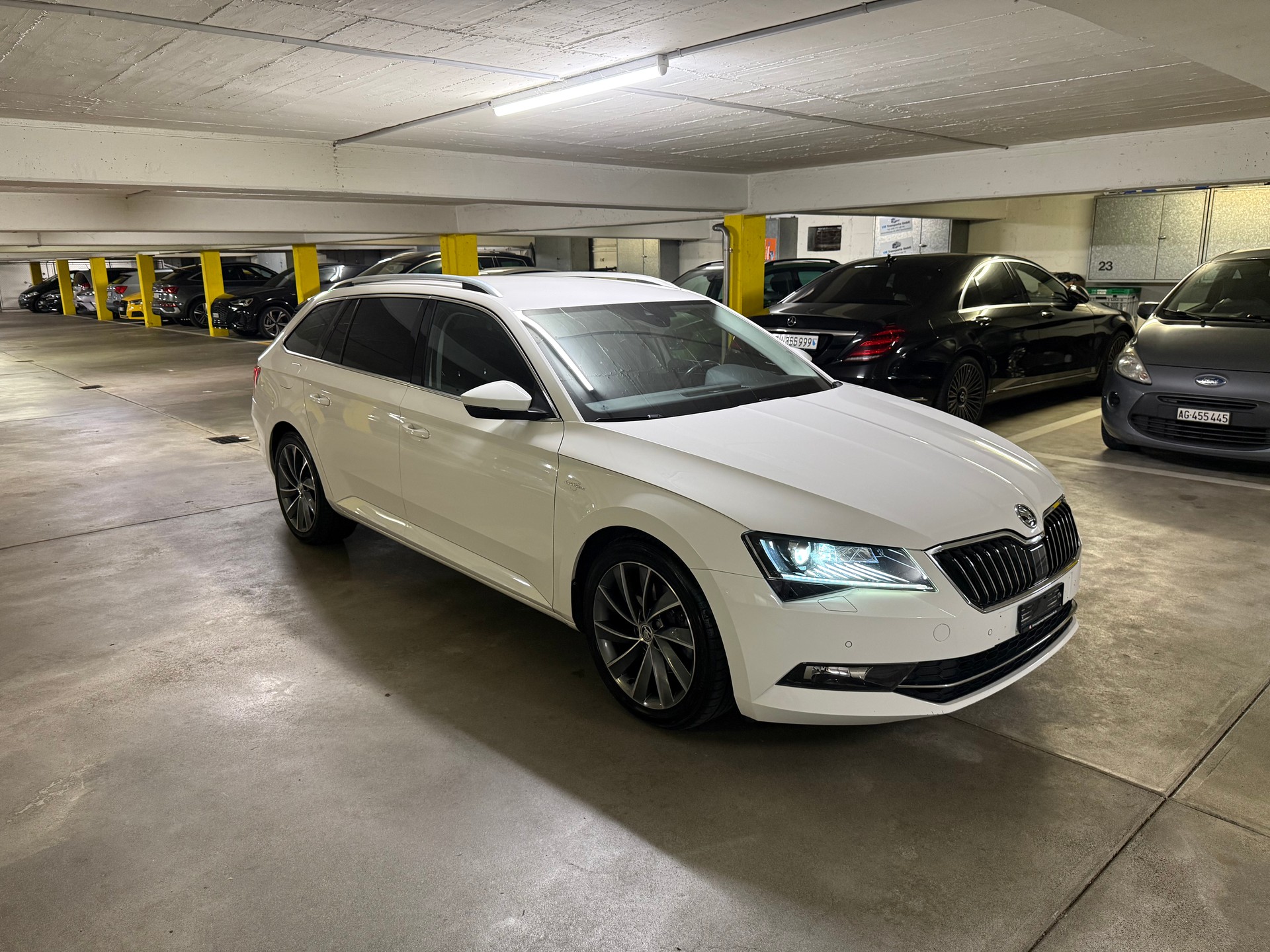 SKODA Superb Combi 2.0 TDi L&K 4x4 DSG-image-6