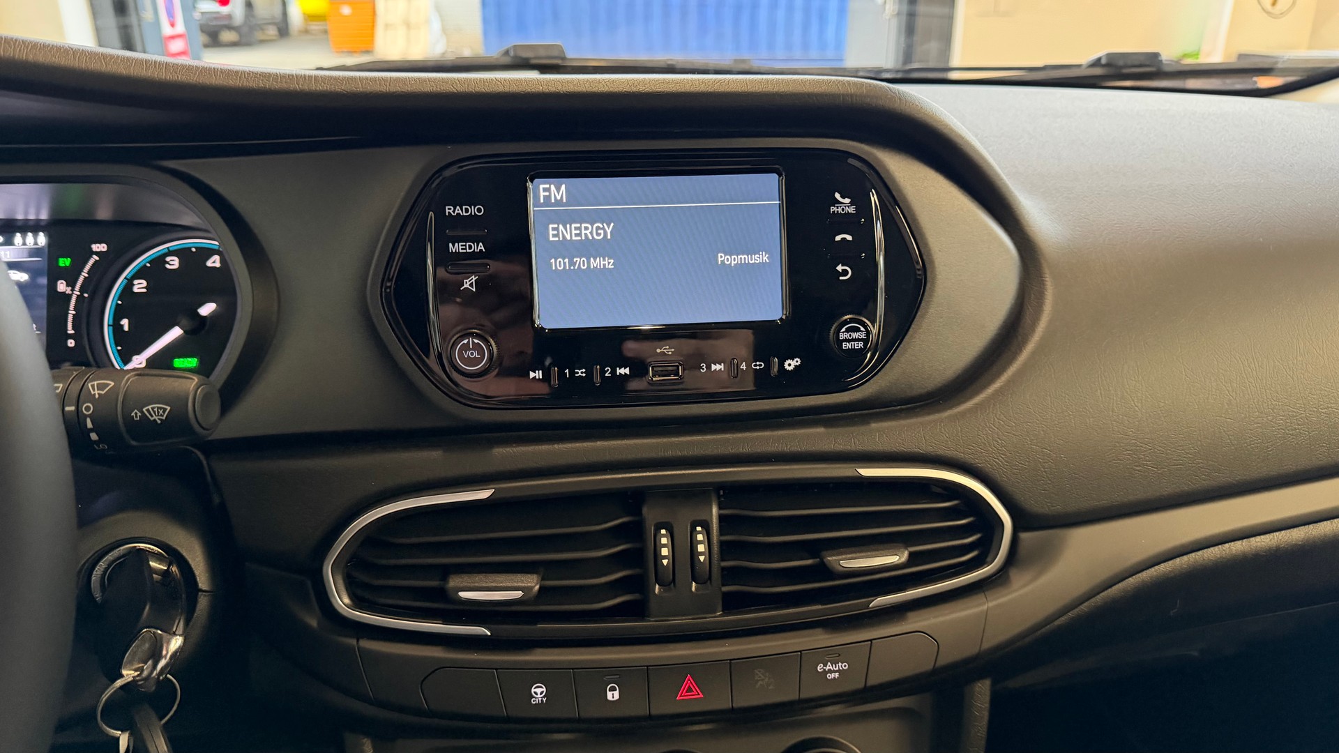 FIAT Tipo Hybrid 1.5 130 PS Cult * AUTOMAT * PDC HINTEN*-image-14