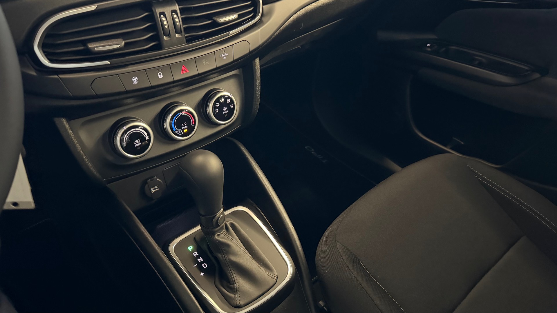 FIAT Tipo Hybrid 1.5 130 PS Cult * AUTOMAT * PDC HINTEN*-image-15