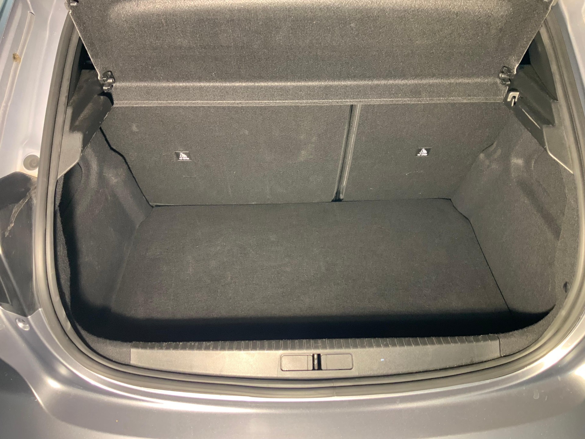 PEUGEOT 208 1.2 Hybrid 145 GT-image-8
