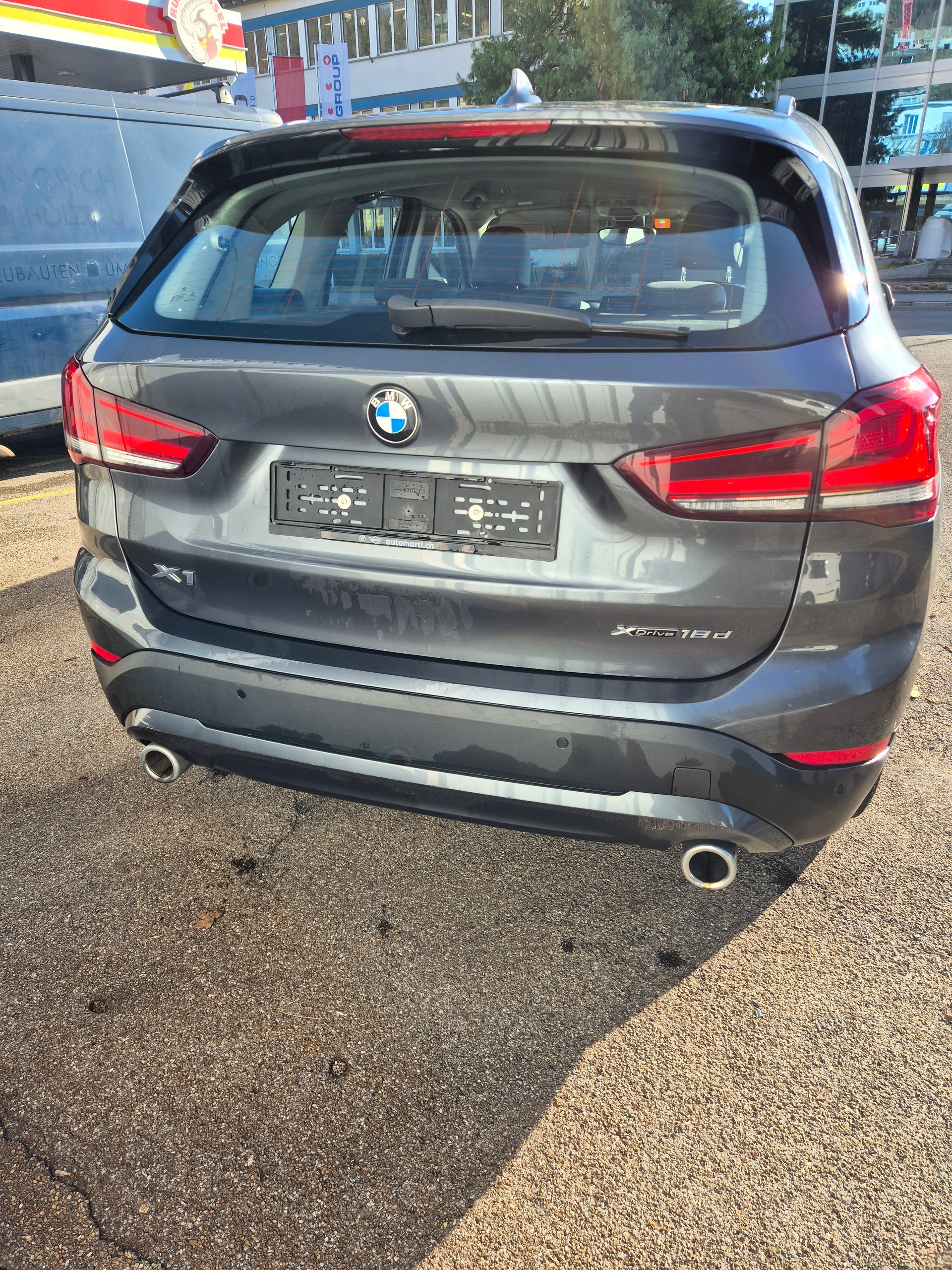 BMW X1 18d xDrive-image-3