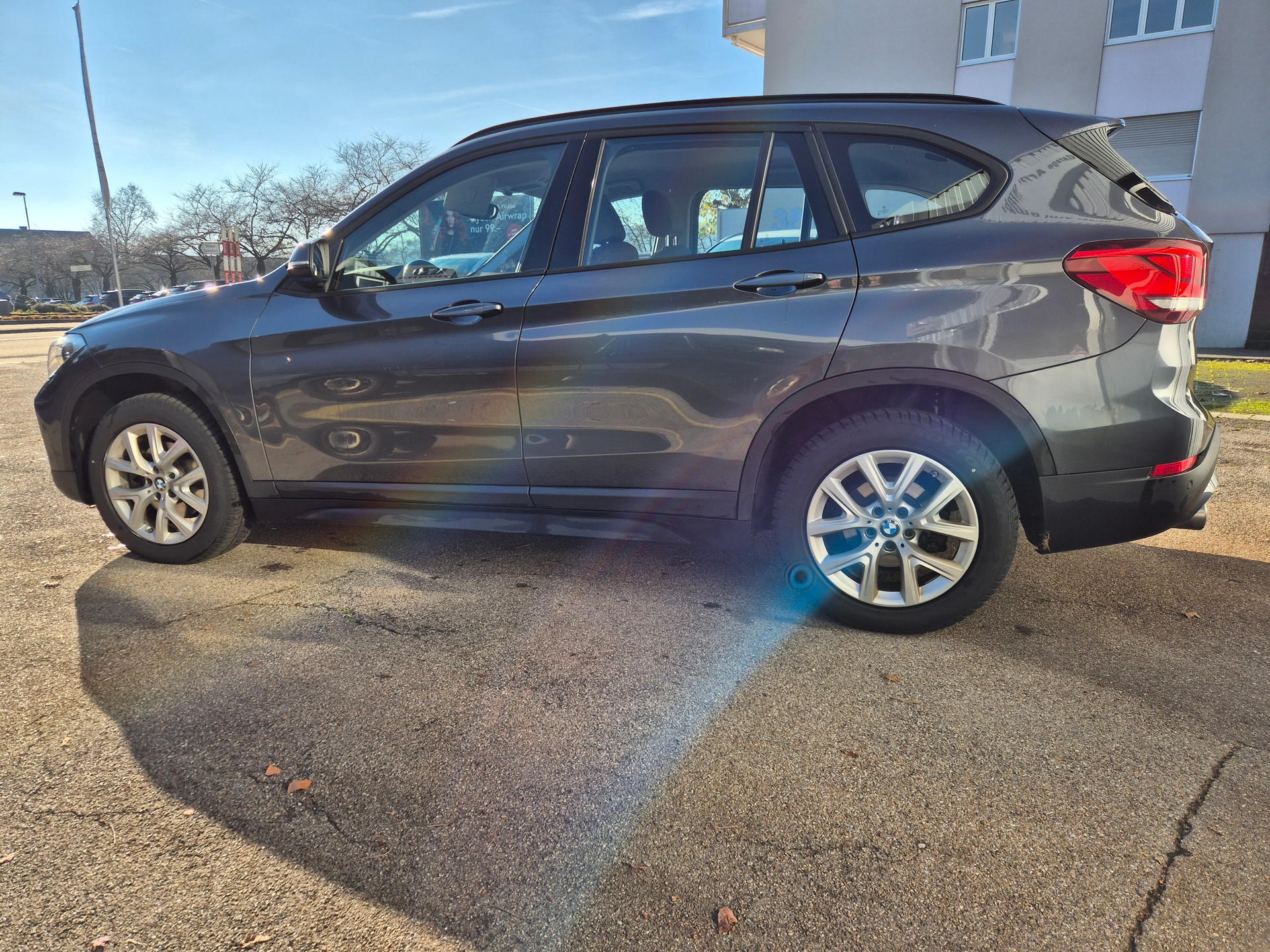 BMW X1 18d xDrive-image-0