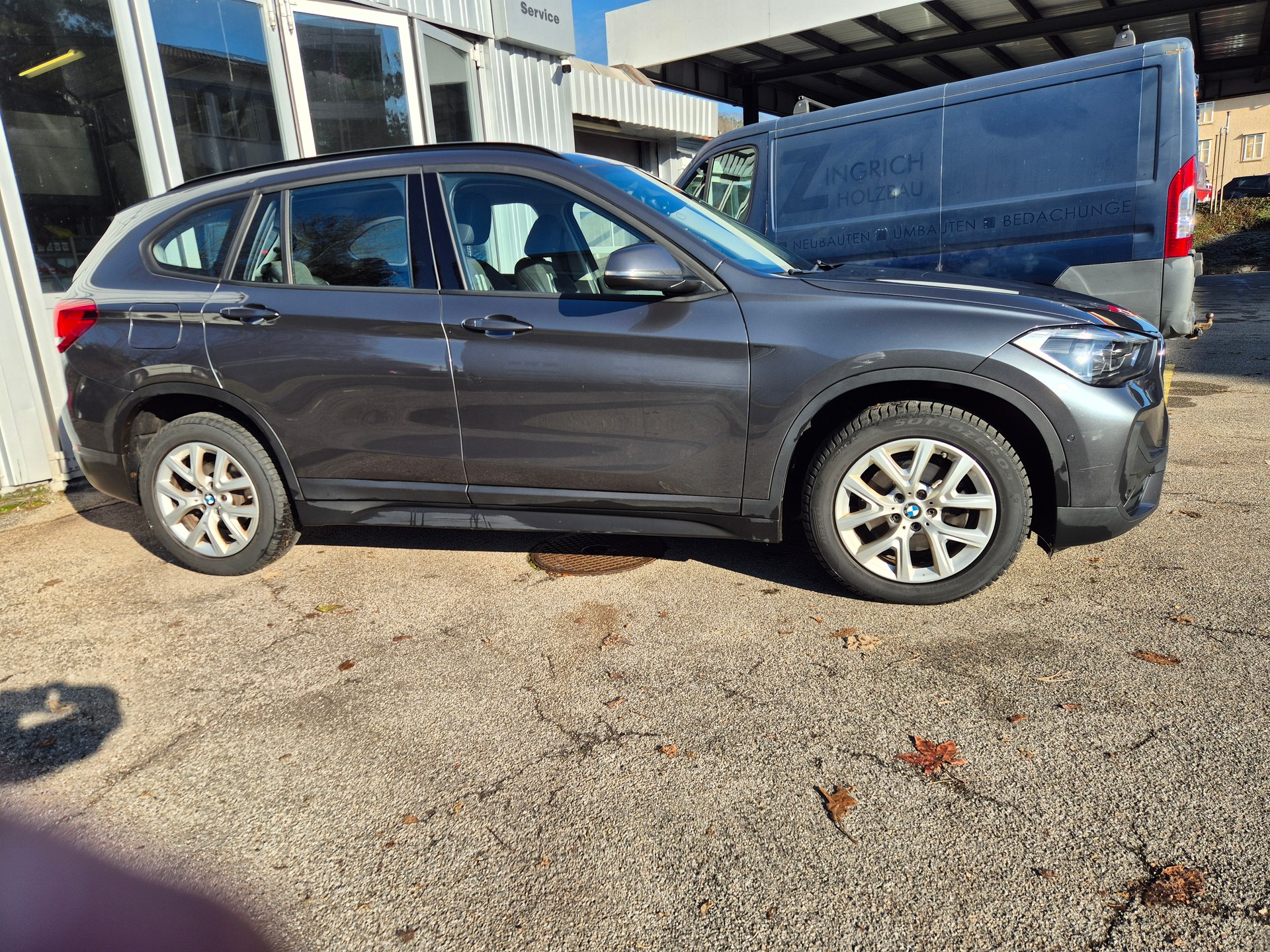 BMW X1 18d xDrive-image-1