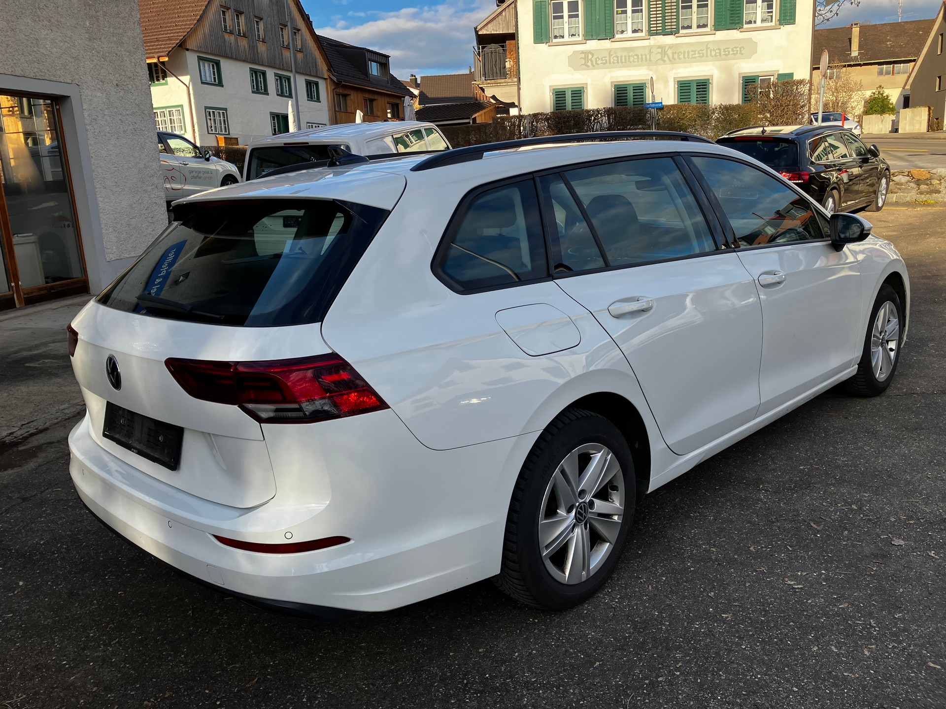 VW Golf 8 Variant 2.0 TDI Life DSG-image-1