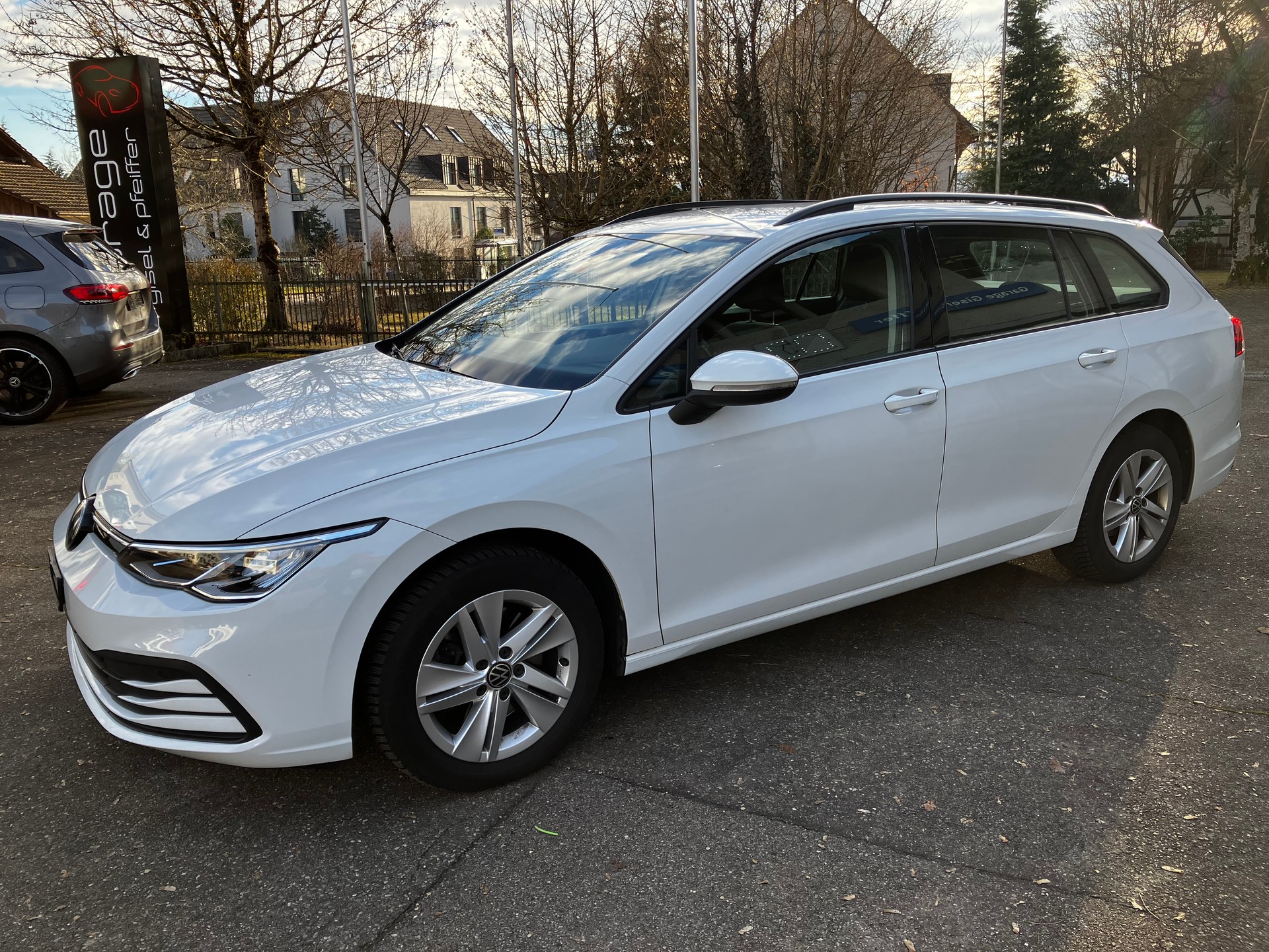 VW Golf 8 Variant 2.0 TDI Life DSG-image-0