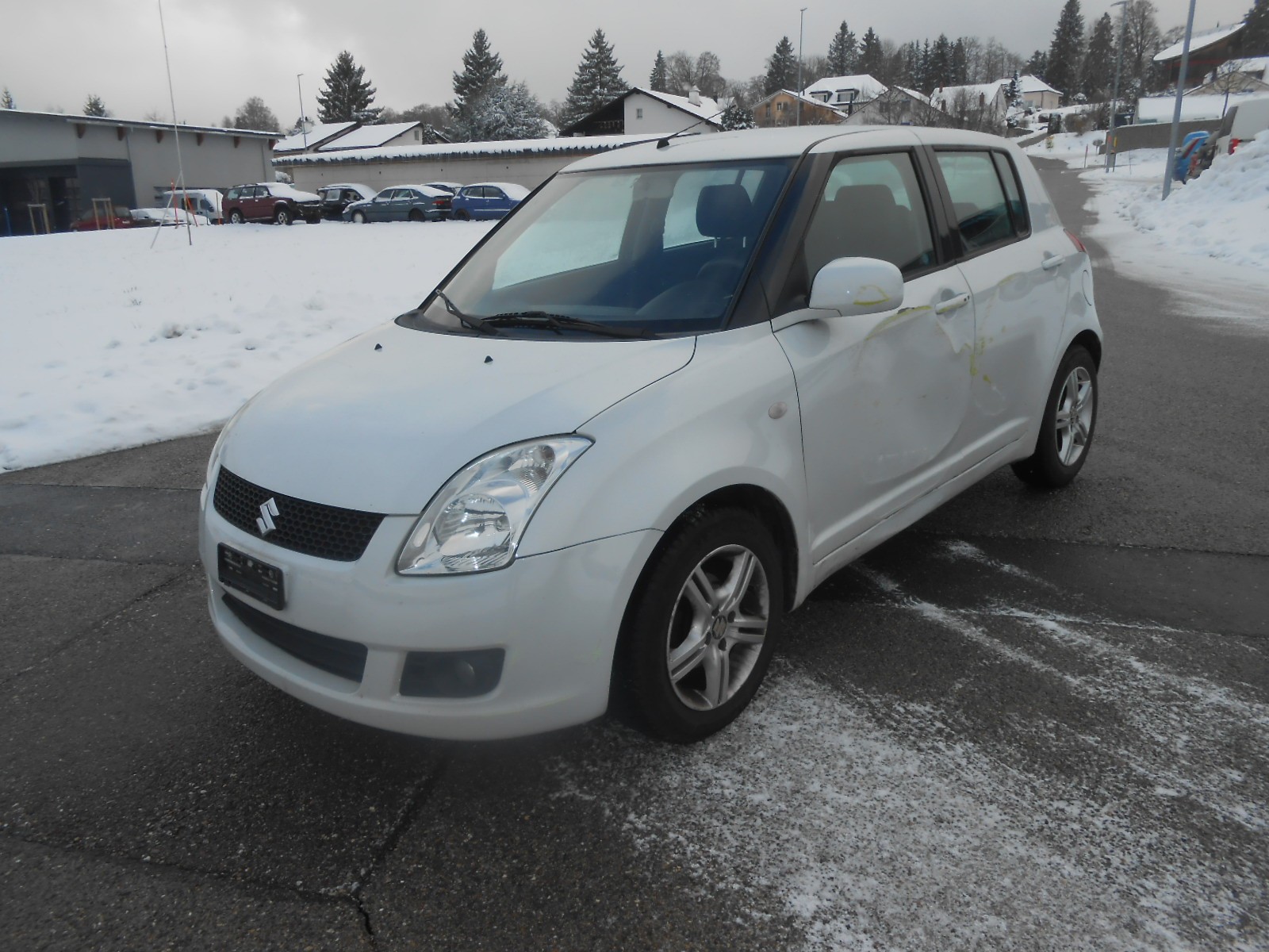 SUZUKI Swift 1.3i 16V GL Top-image-0