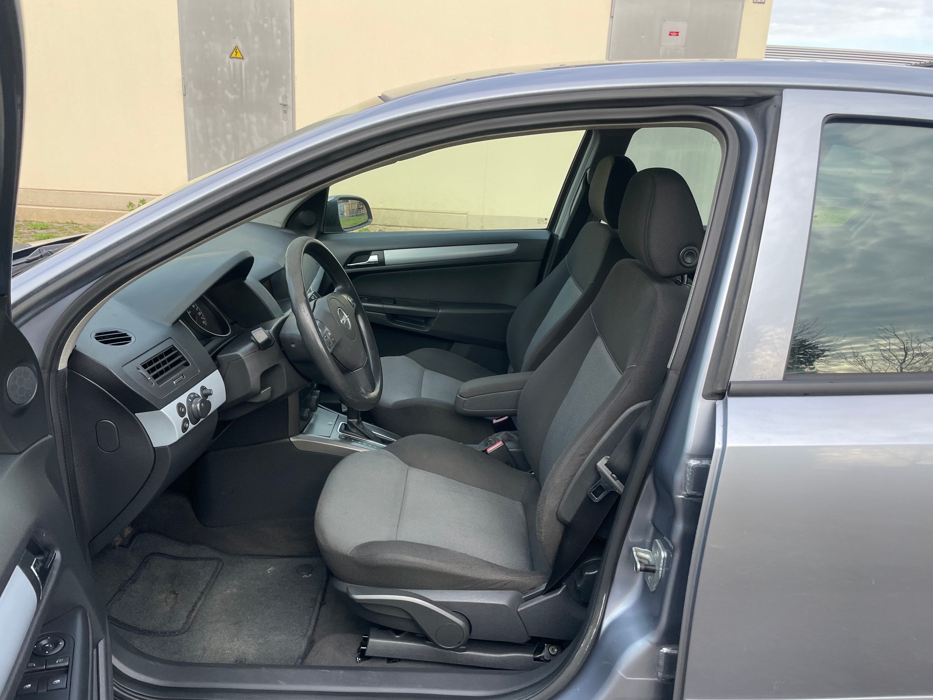 OPEL Astra 1.8i 16V Enjoy-image-6