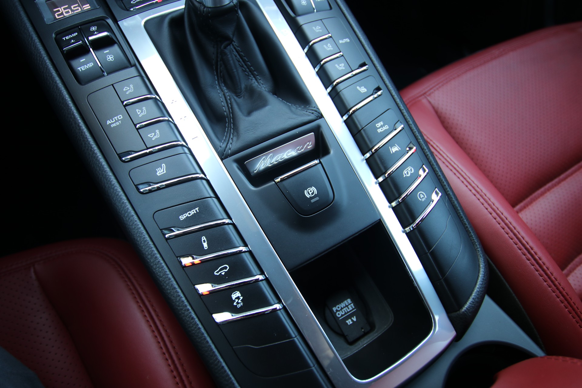 PORSCHE Macan GTS PDK-image-20