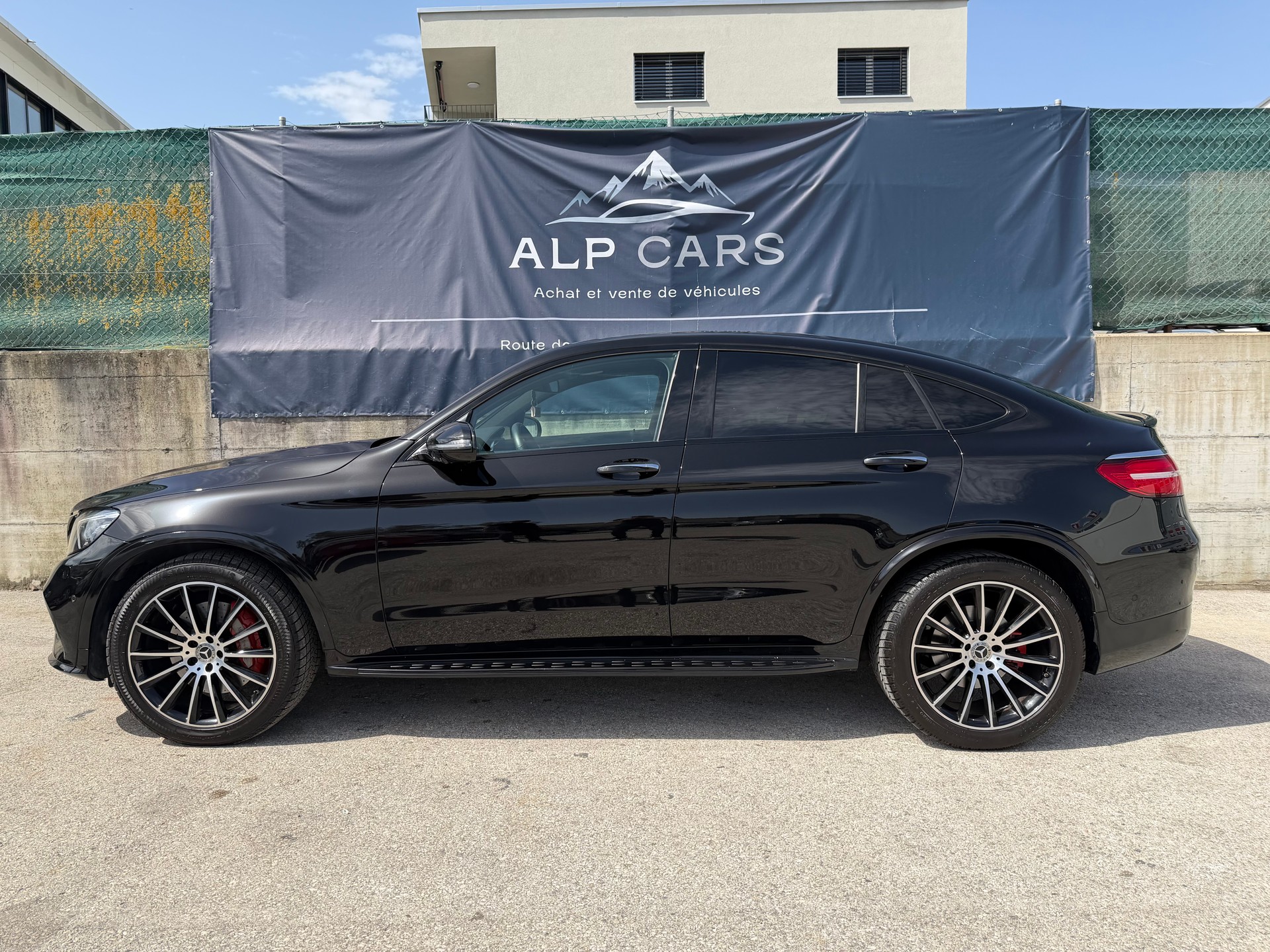 MERCEDES-BENZ GLC Coupé 250 AMG Line 4Matic 9G-Tronic-image-2
