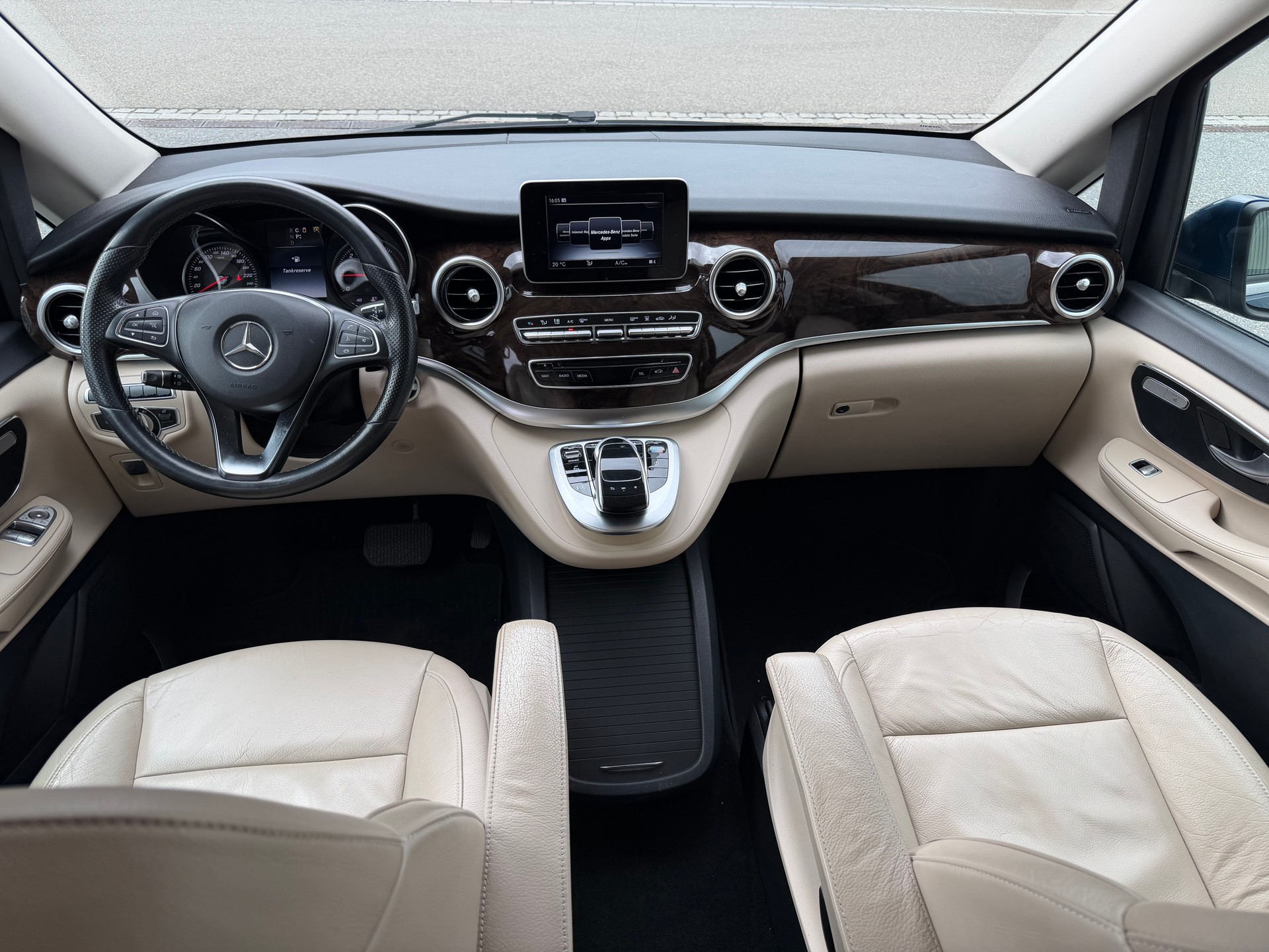 MERCEDES-BENZ V 200 d Avantgarde lang 7G-Tronic-image-5