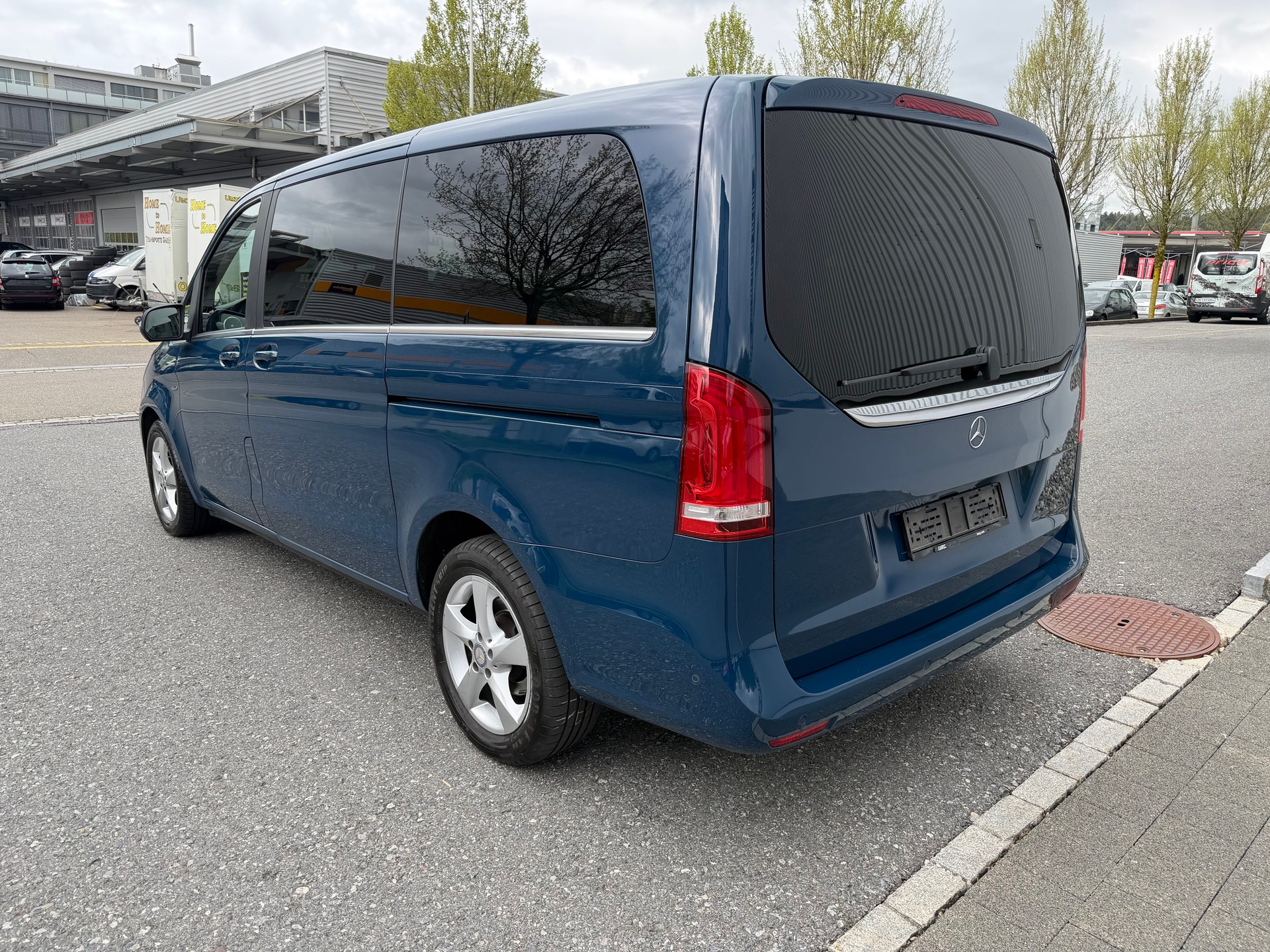 MERCEDES-BENZ V 200 d Avantgarde lang 7G-Tronic-image-4