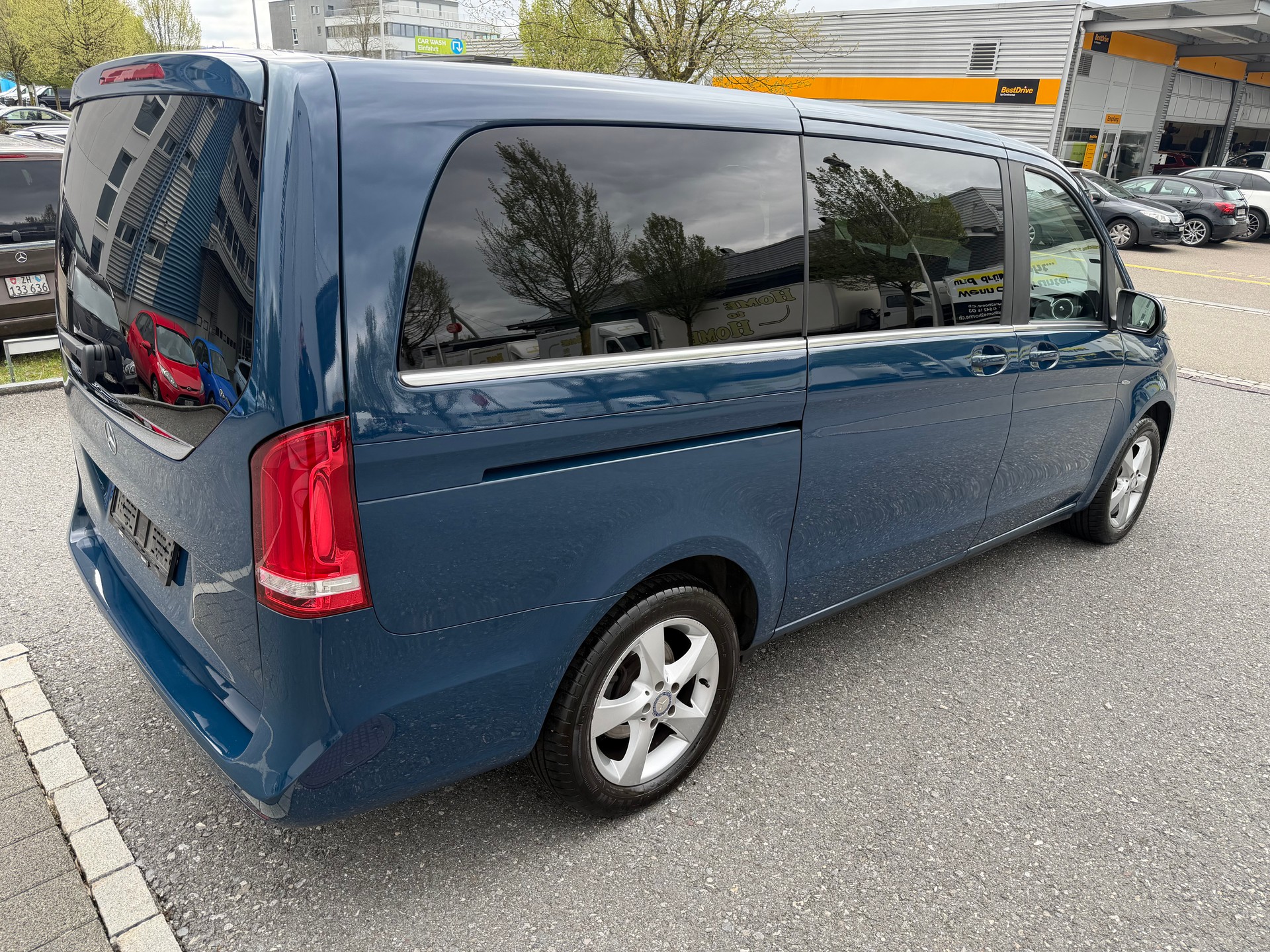MERCEDES-BENZ V 200 d Avantgarde lang 7G-Tronic-image-3