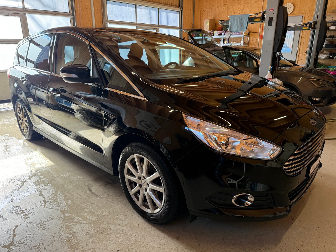 FORD S-Max 2.0 TDCi Titanium PowerShift-showroom-element-2