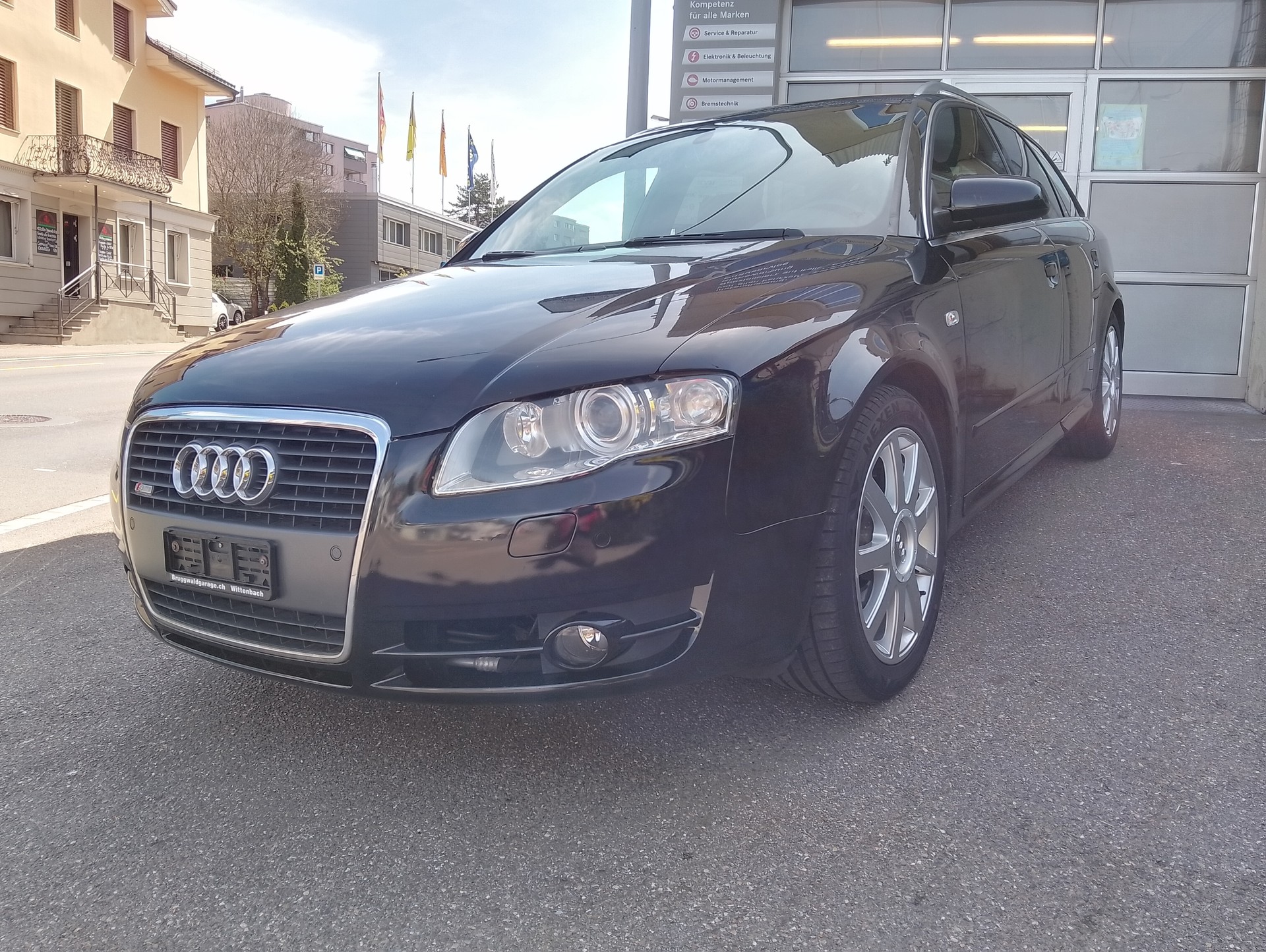 AUDI A4 Avant 3.2 FSI quattro-image-2