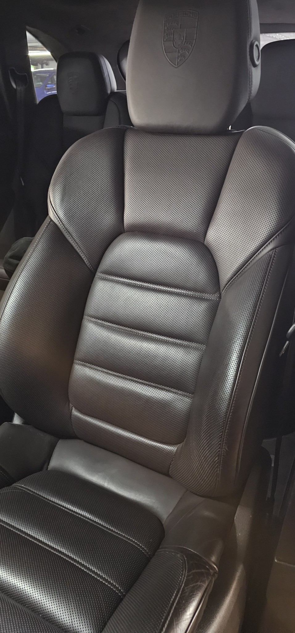 PORSCHE 4.8 V8 Turbo-image-9