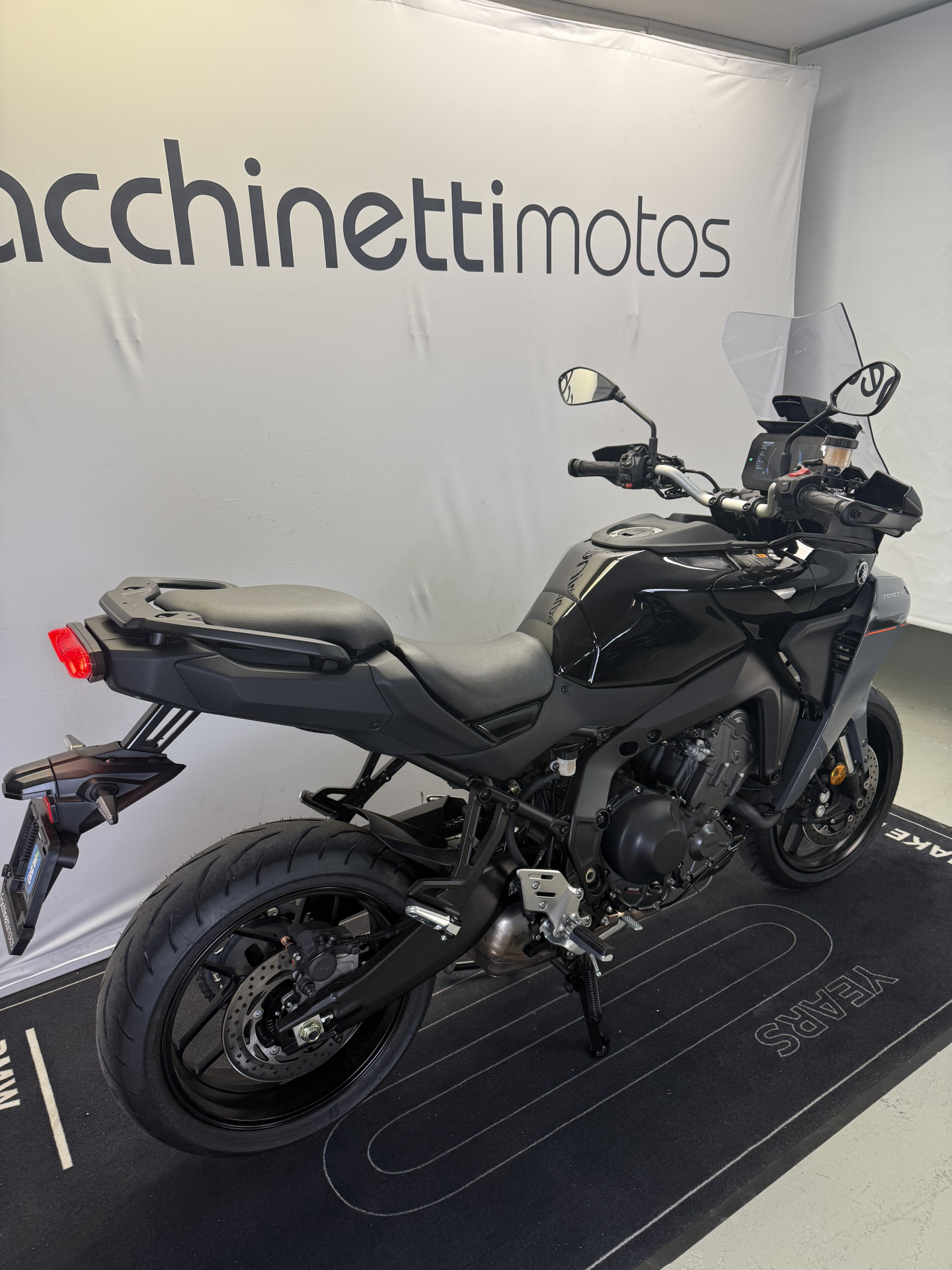 YAMAHA Tracer 9-showroom-element-3