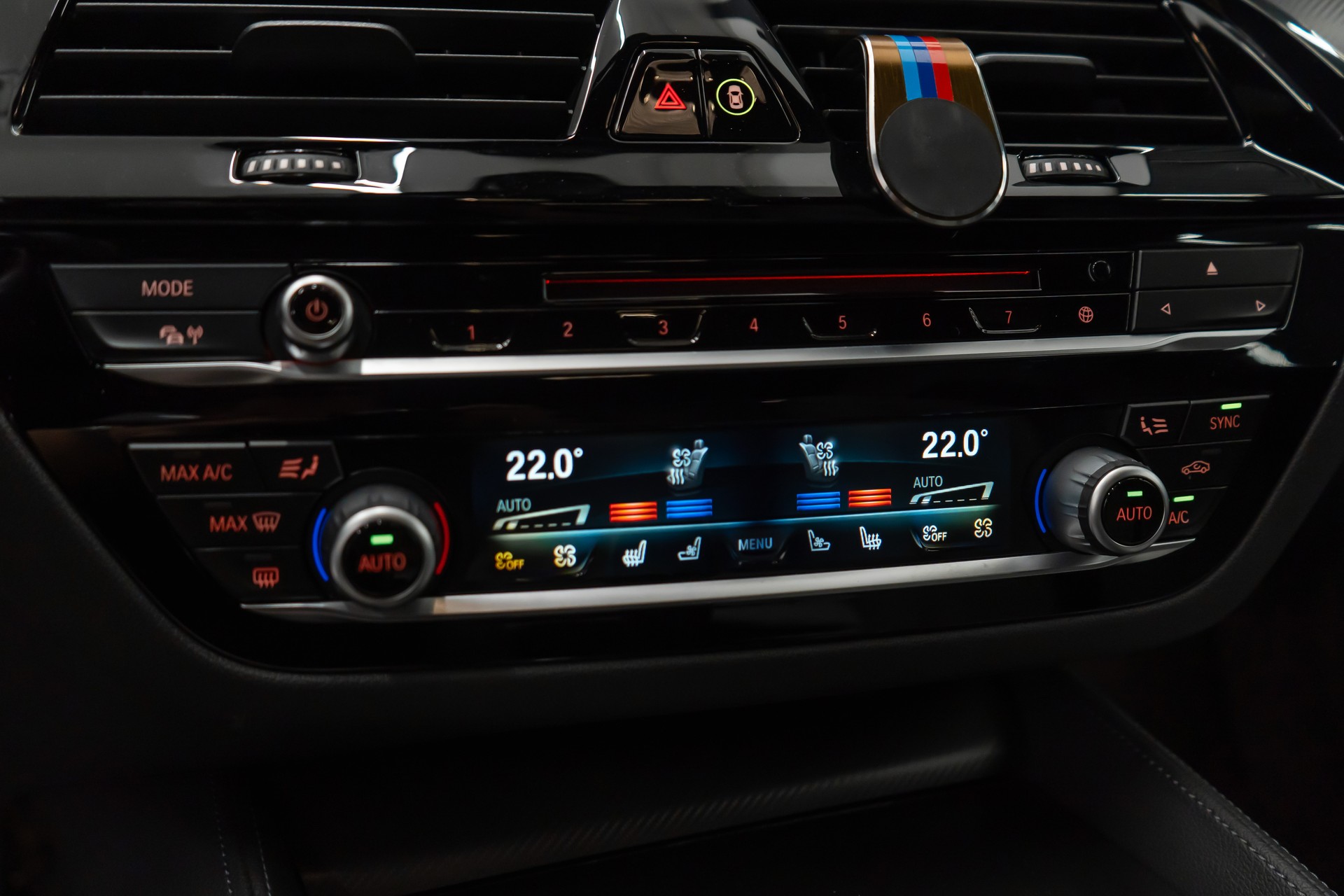 BMW M5 xDrive Drivelogic / V8 / 600PS / MARINA BAY BLUE / M-PERFORMANCE EXTERIEUR / 21" AVERSUS-image-15