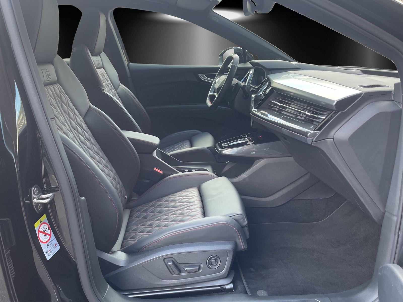 AUDI Q4 Sportback e-tron 50 quattro-image-8