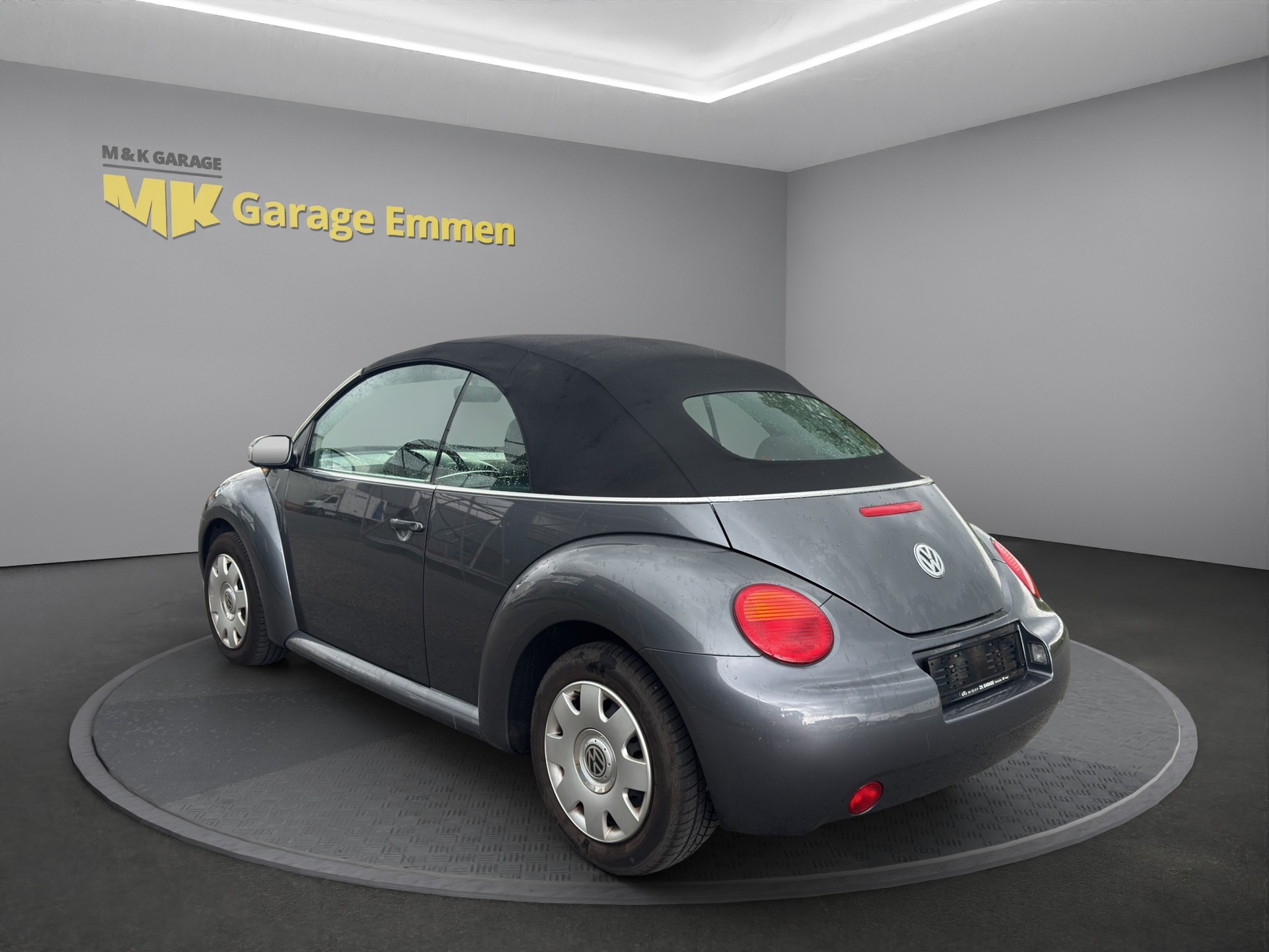 VW Beetle Cabrio 1.8 T-showroom-element-2