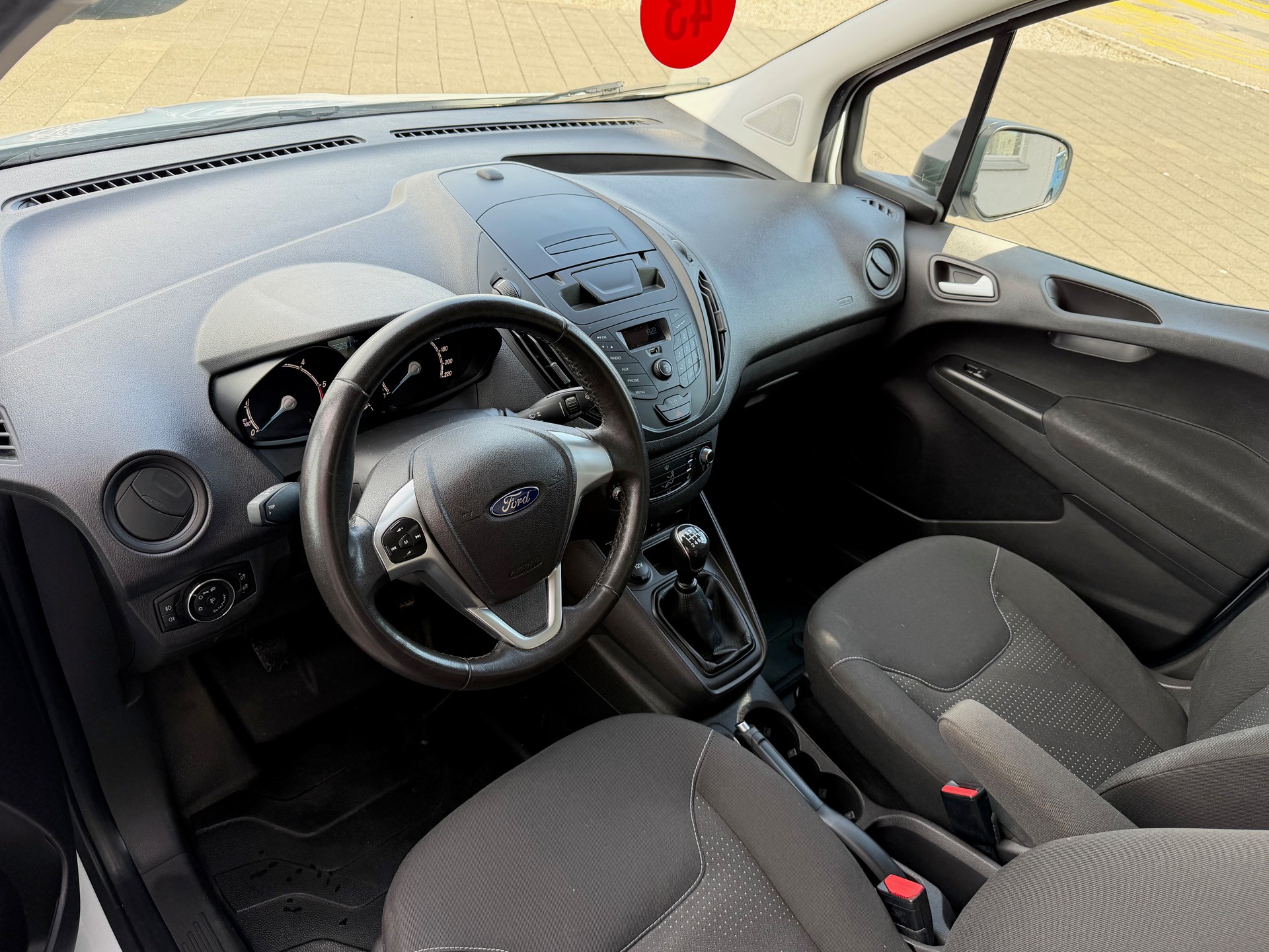 FORD Transit Courier Van 1.5 TDCi Trend-image-9