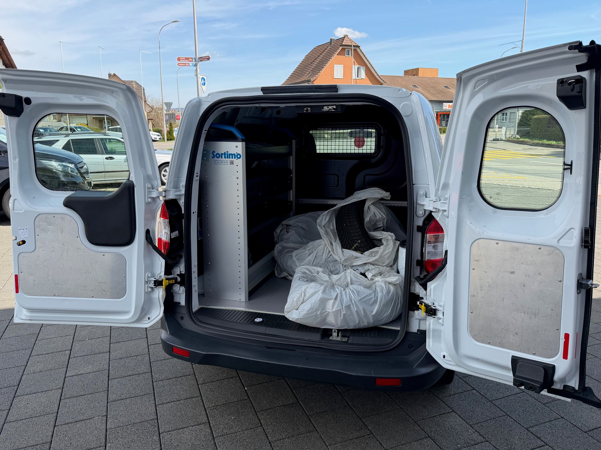 FORD Transit Courier Van 1.5 TDCi Trend-image-6