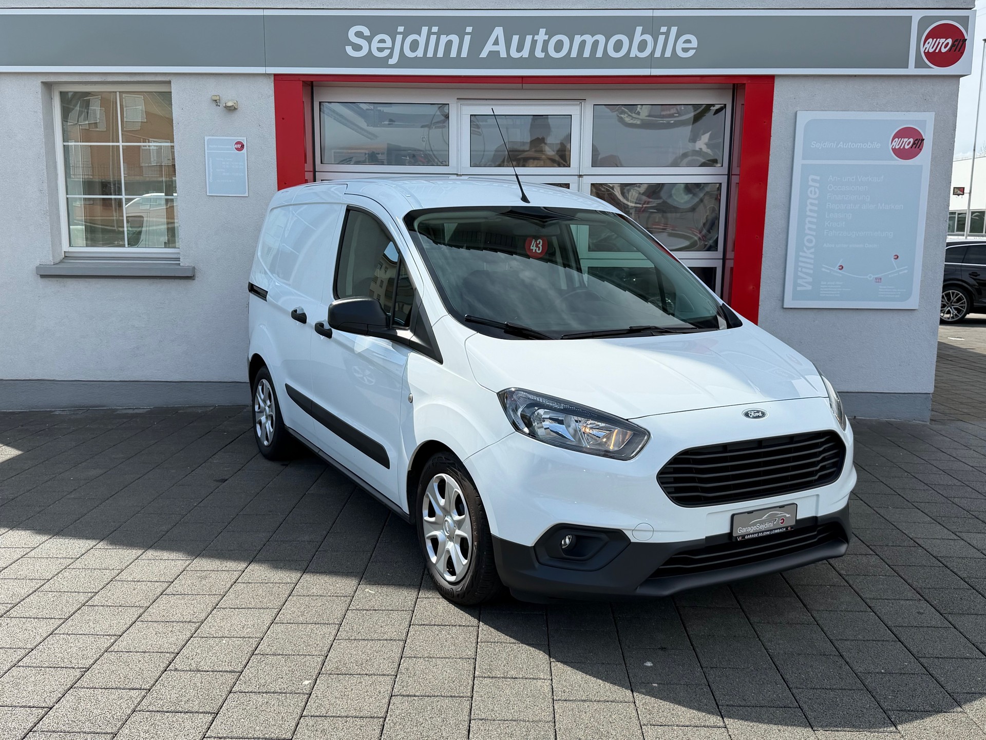 FORD Transit Courier Van 1.5 TDCi Trend-image-1