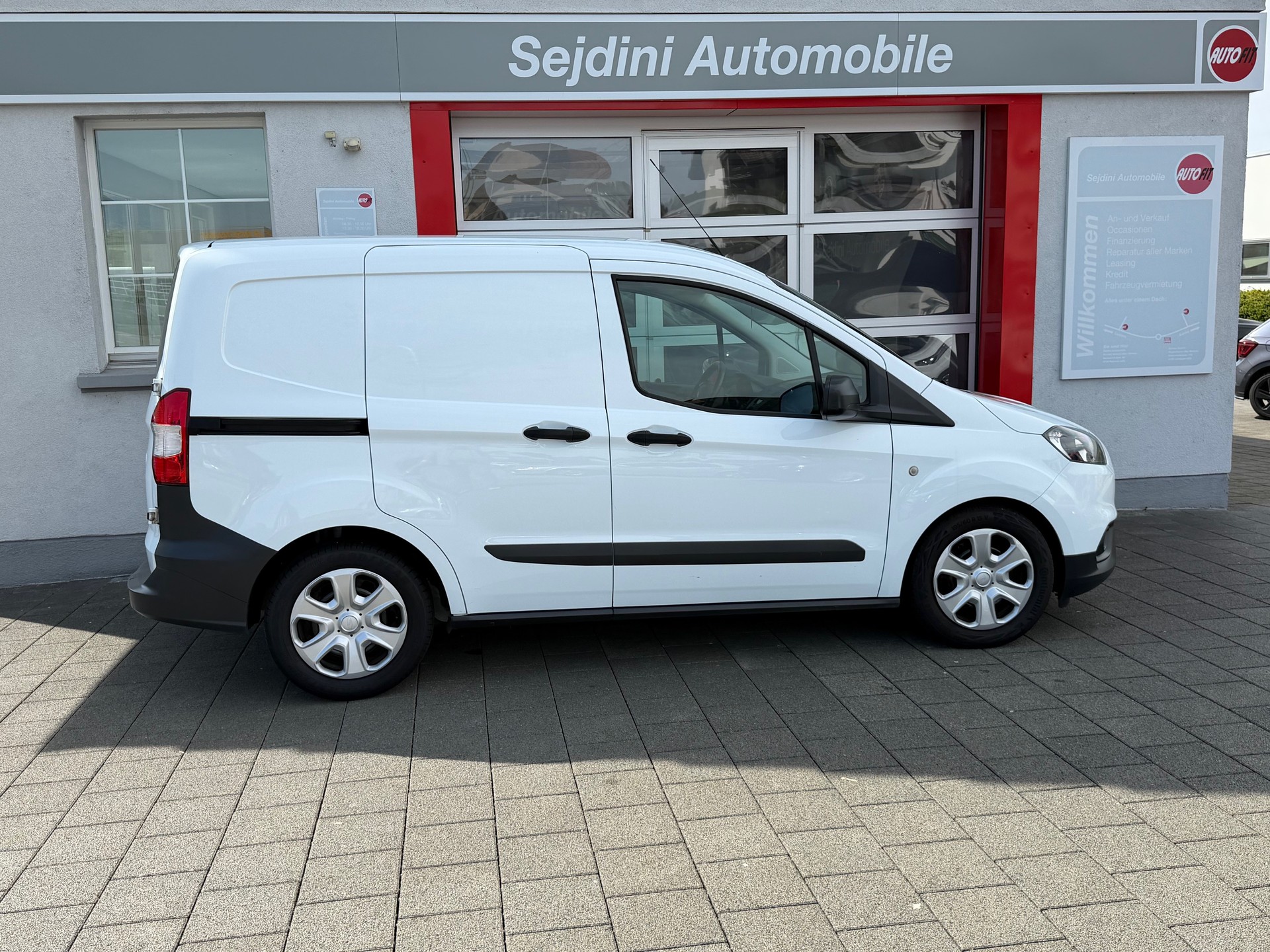 FORD Transit Courier Van 1.5 TDCi Trend-image-3