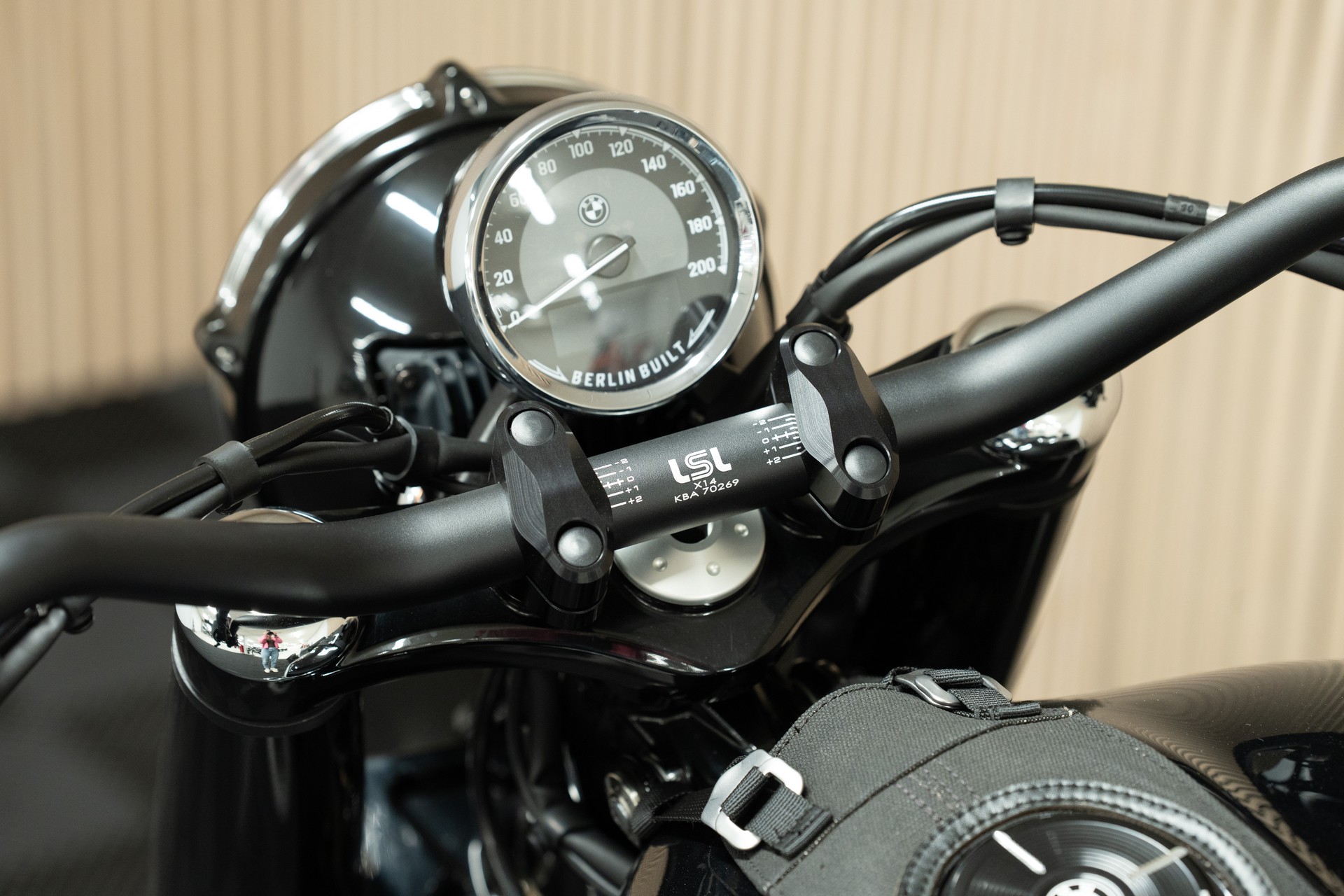 BMW R 18 mit edlem Umbau inkl. Jekill & Hyde Klappenauspuffanlage-showroom-element-2