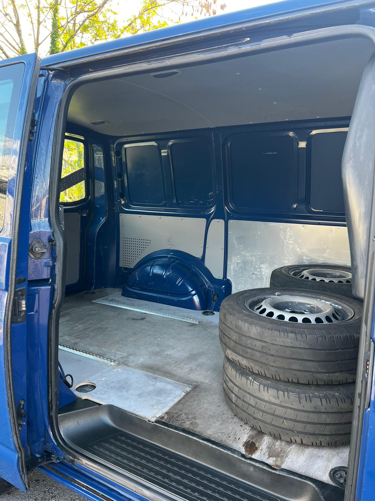 VW T5 2.0 TDI-image-7