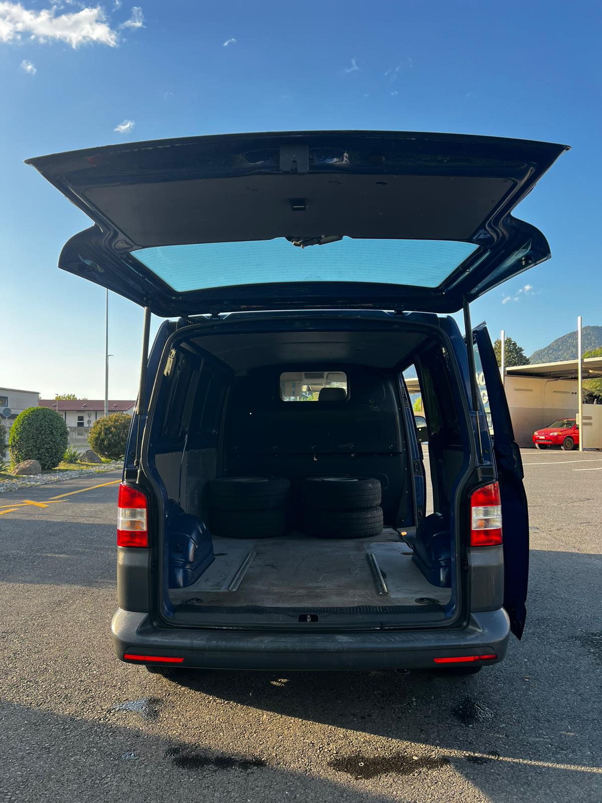 VW T5 2.0 TDI-image-4